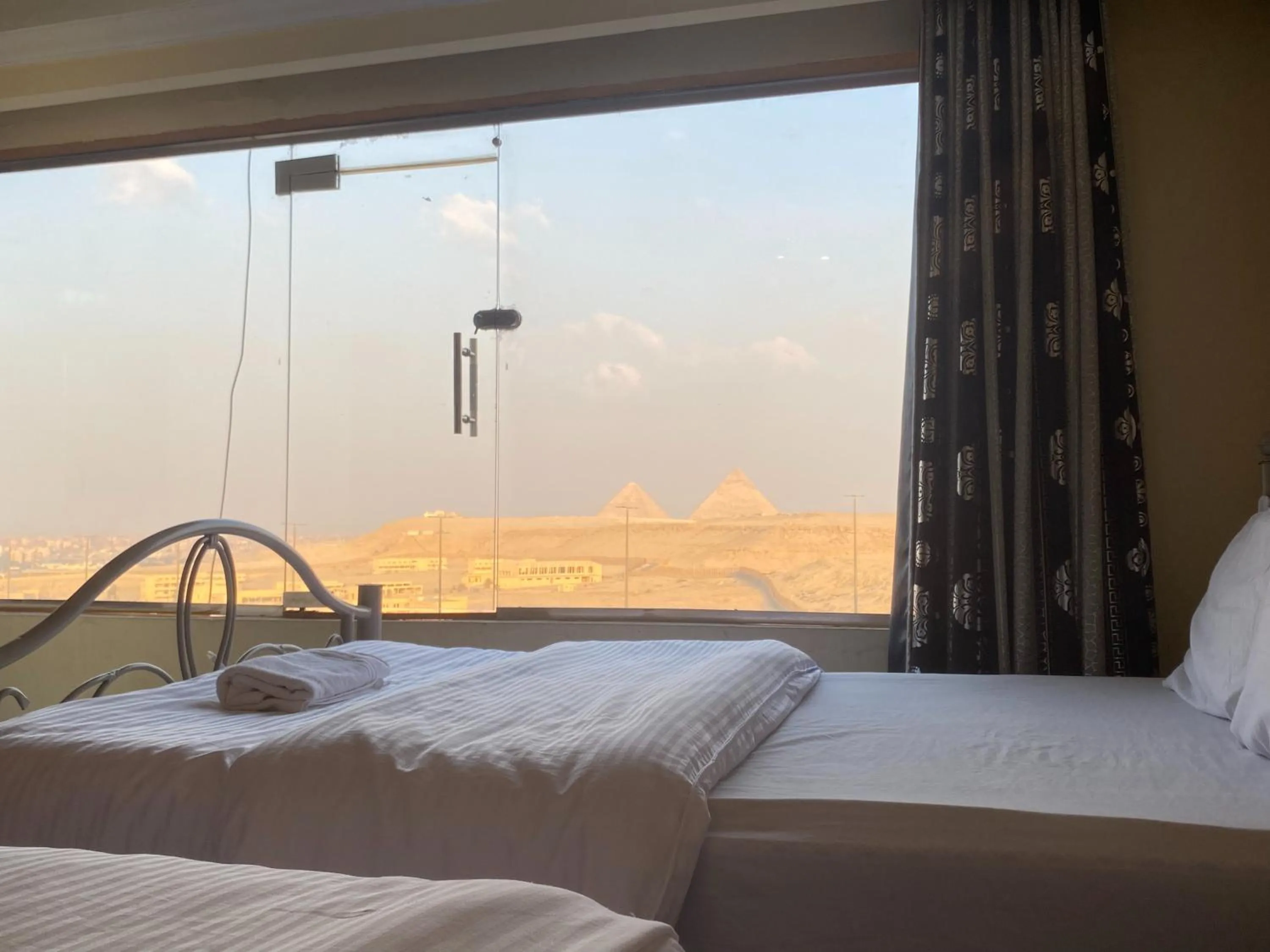 Mountain view, Bed in Pyramita Hotel