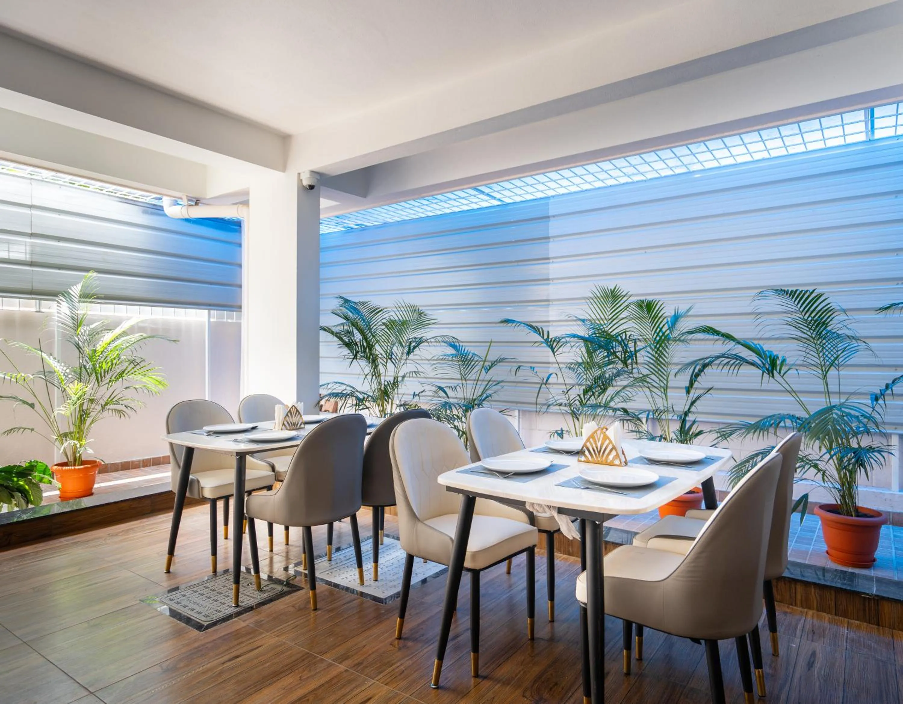 Restaurant/places to eat in The Silver Chimes Suites