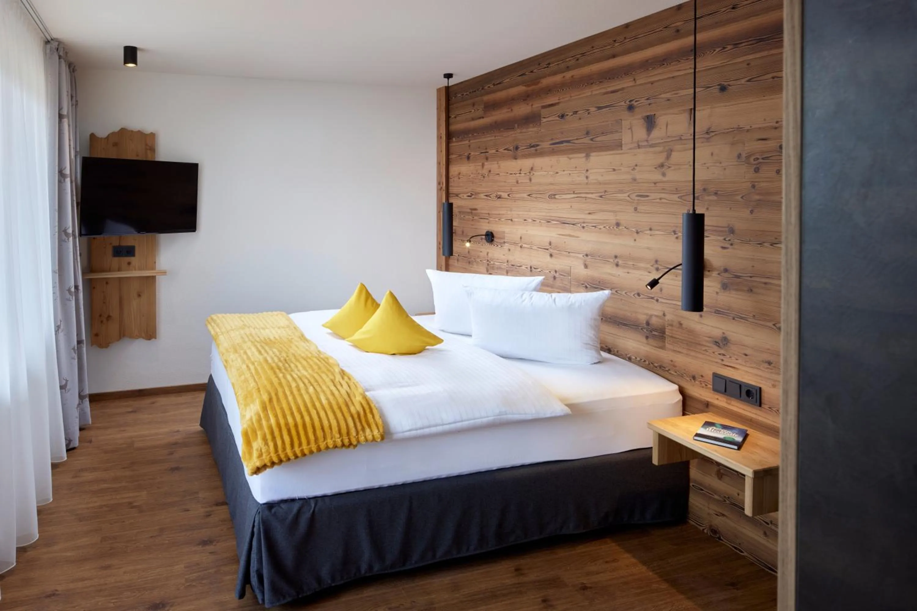 Bedroom, Bed in Maximilian Appartements