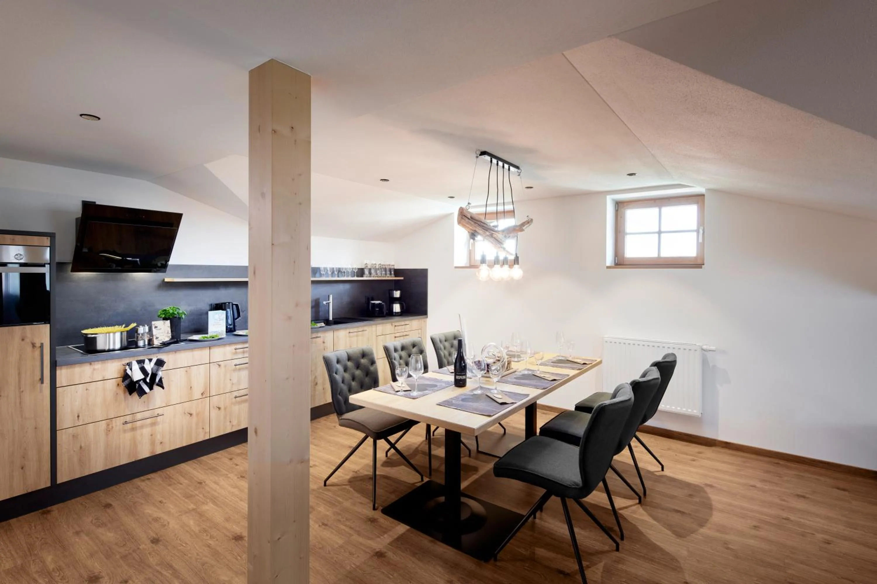 Dining area in Maximilian Appartements