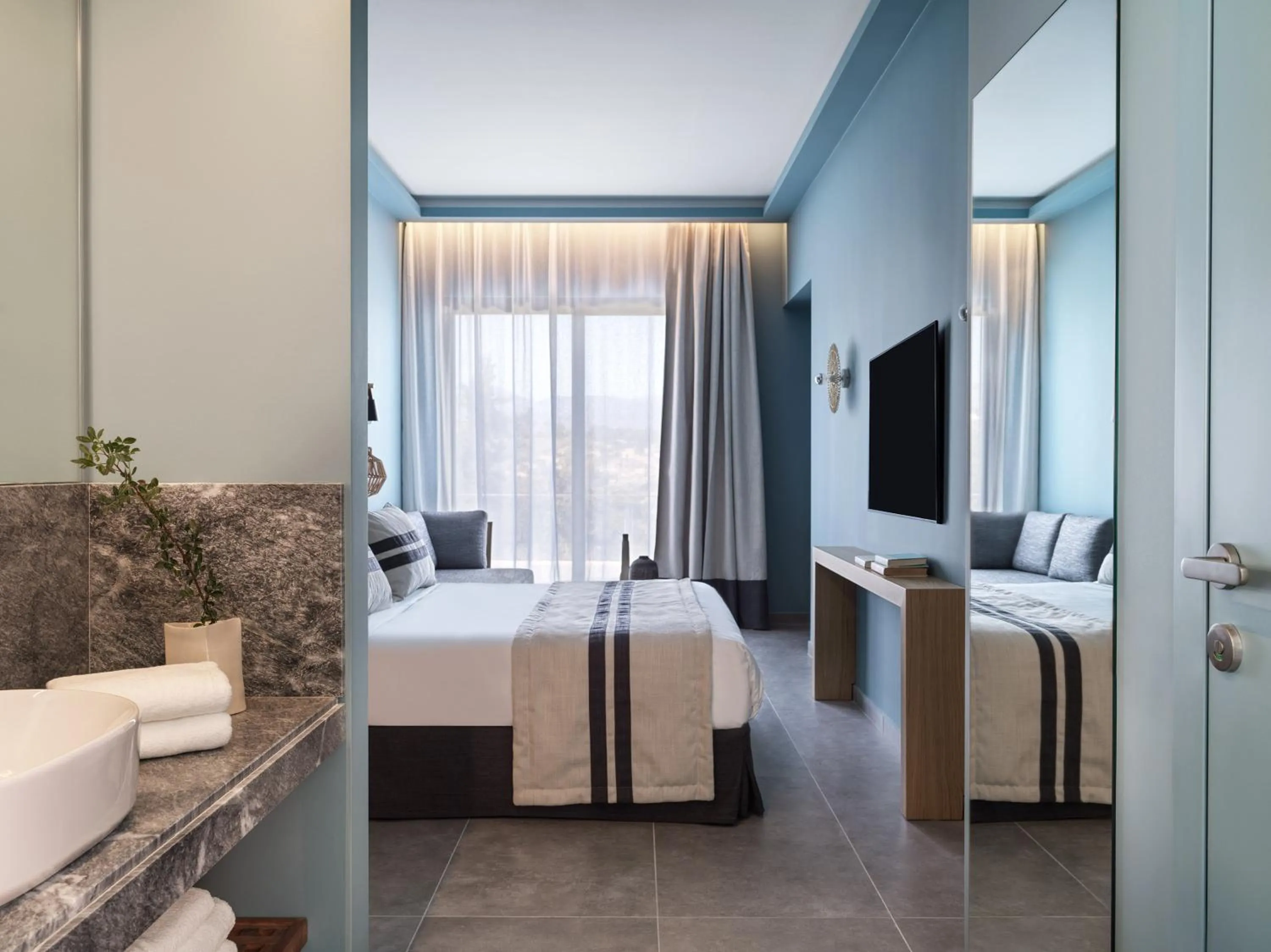 Bedroom, Bed in Kalamaki Beach Resort