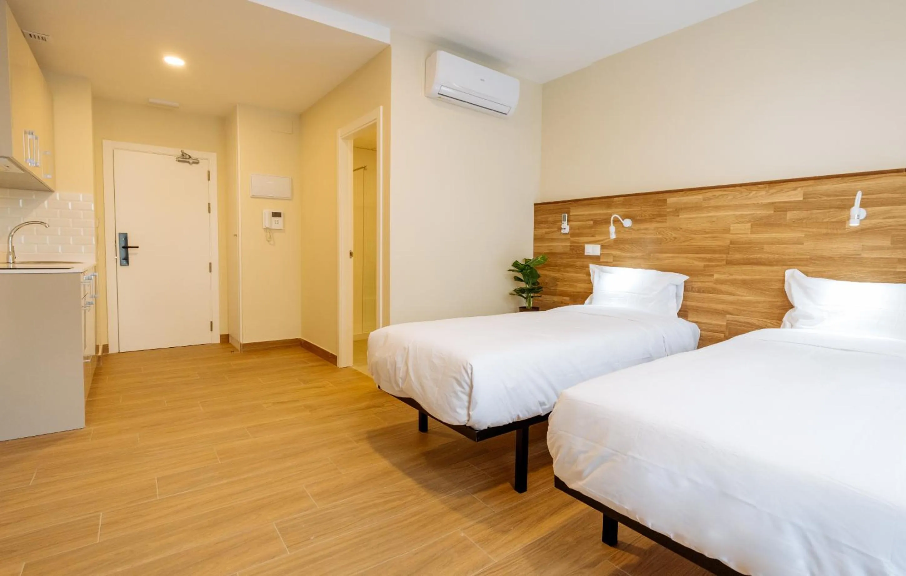 Bed in Apartahotel Golden Alcalá