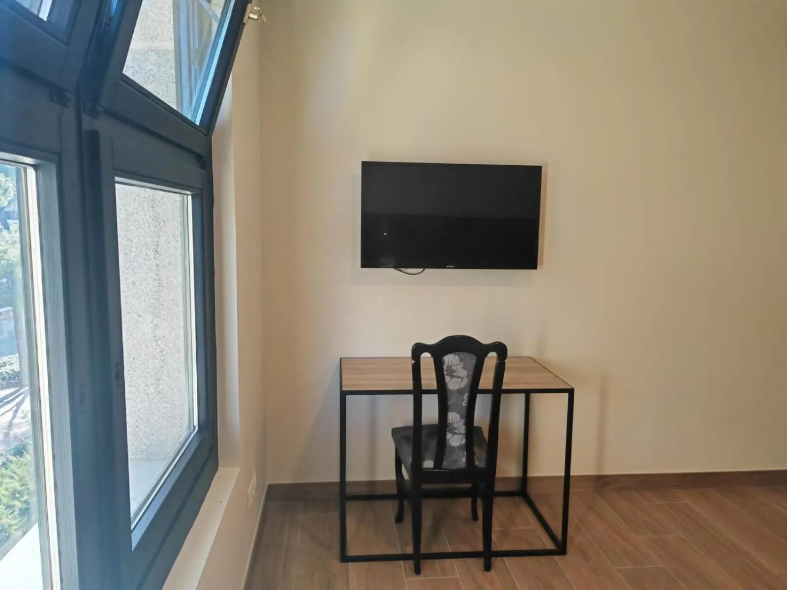 TV and multimedia in Apartahotel Golden Alcalá