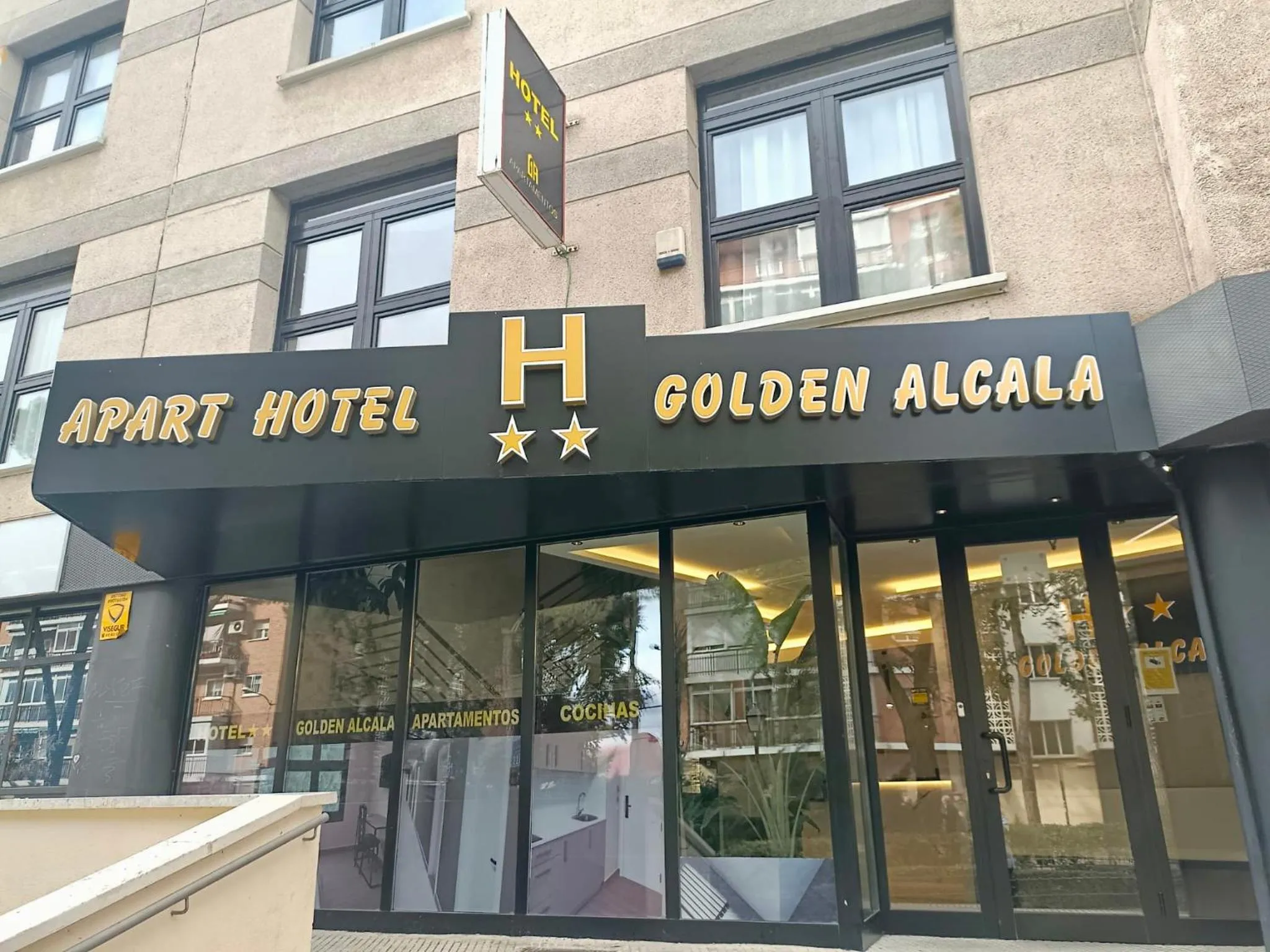 Property building in Apartahotel Golden Alcalá
