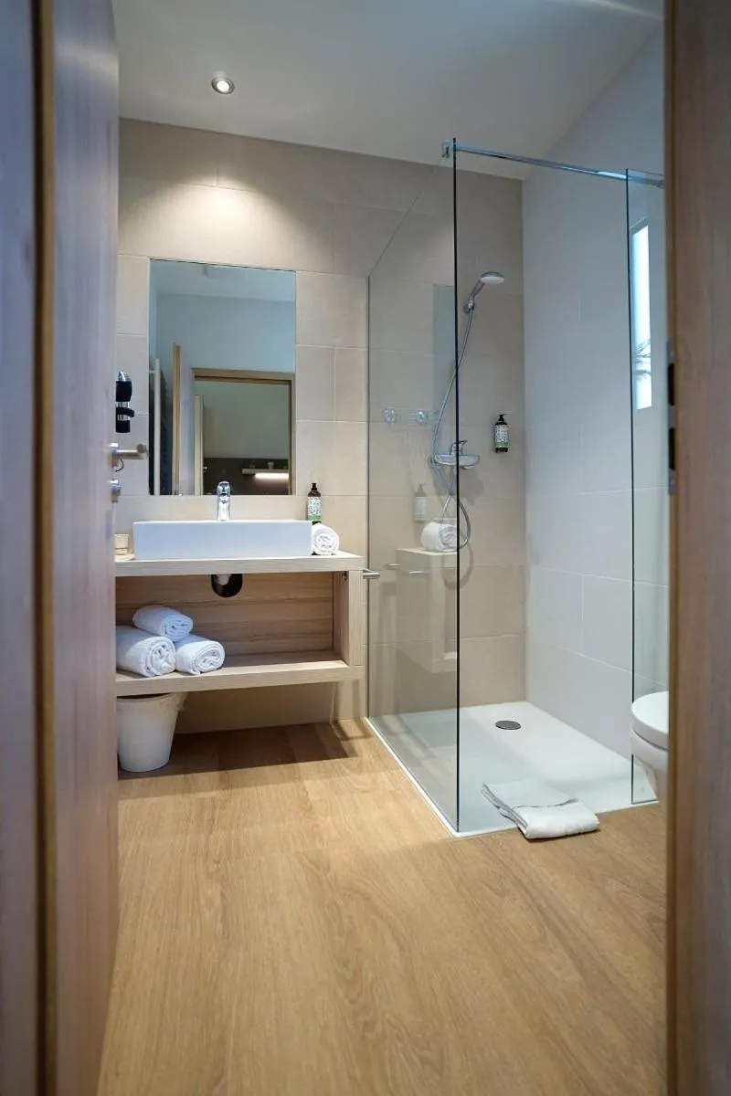 Shower in Mainfranken Motel - Anreise rund um die Uhr - Neueröffnung 2023