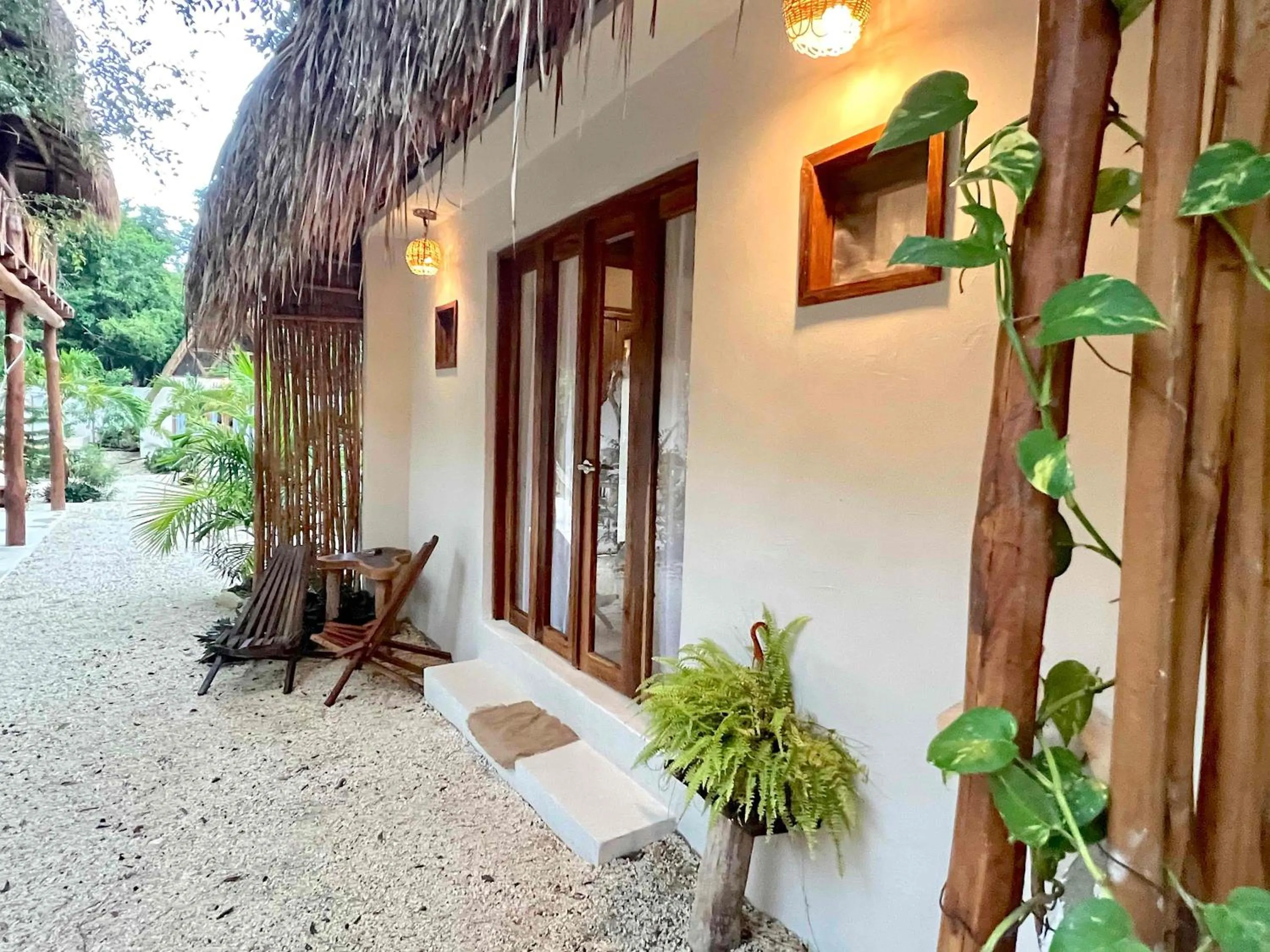 Garden view in Lodge Tzunum Jade