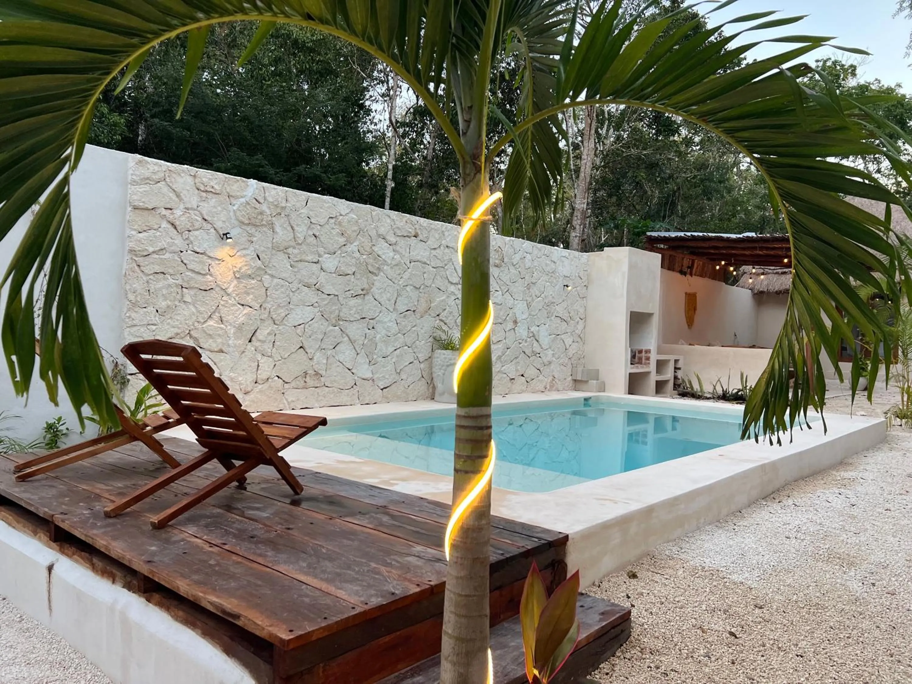 Swimming pool in Lodge Tzunum Jade