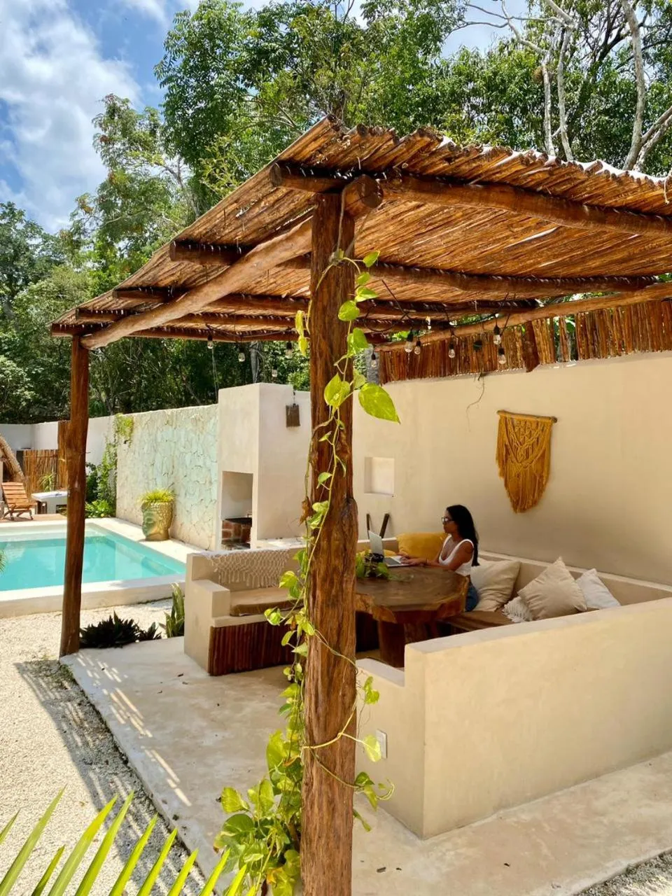 Garden view in Lodge Tzunum Jade