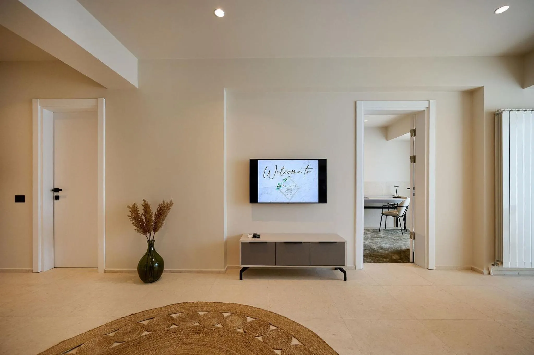 TV and multimedia in Alezzi Infinity Aparthotel & Spa