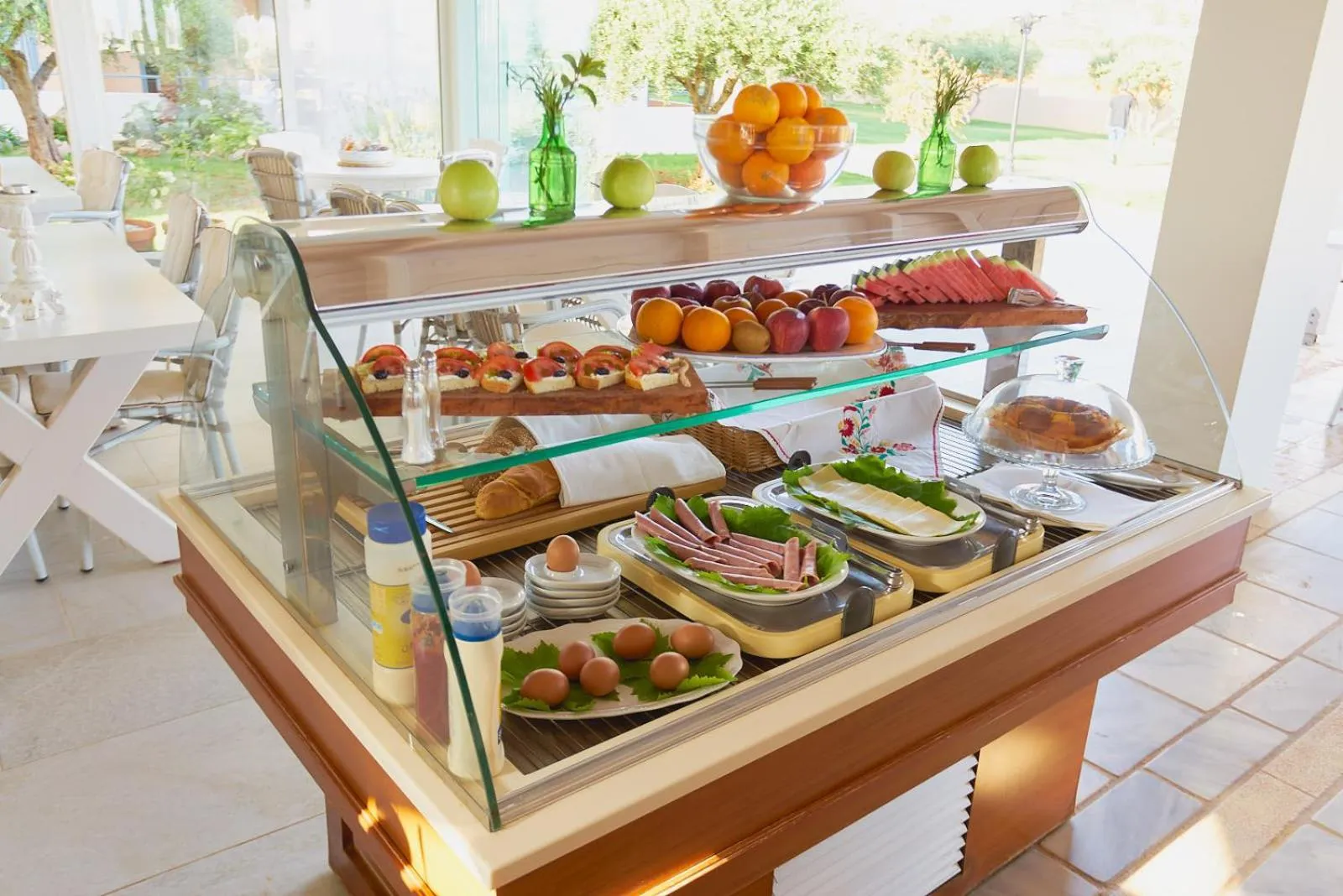 Food and drinks in Golden Bay Hotel Apartments