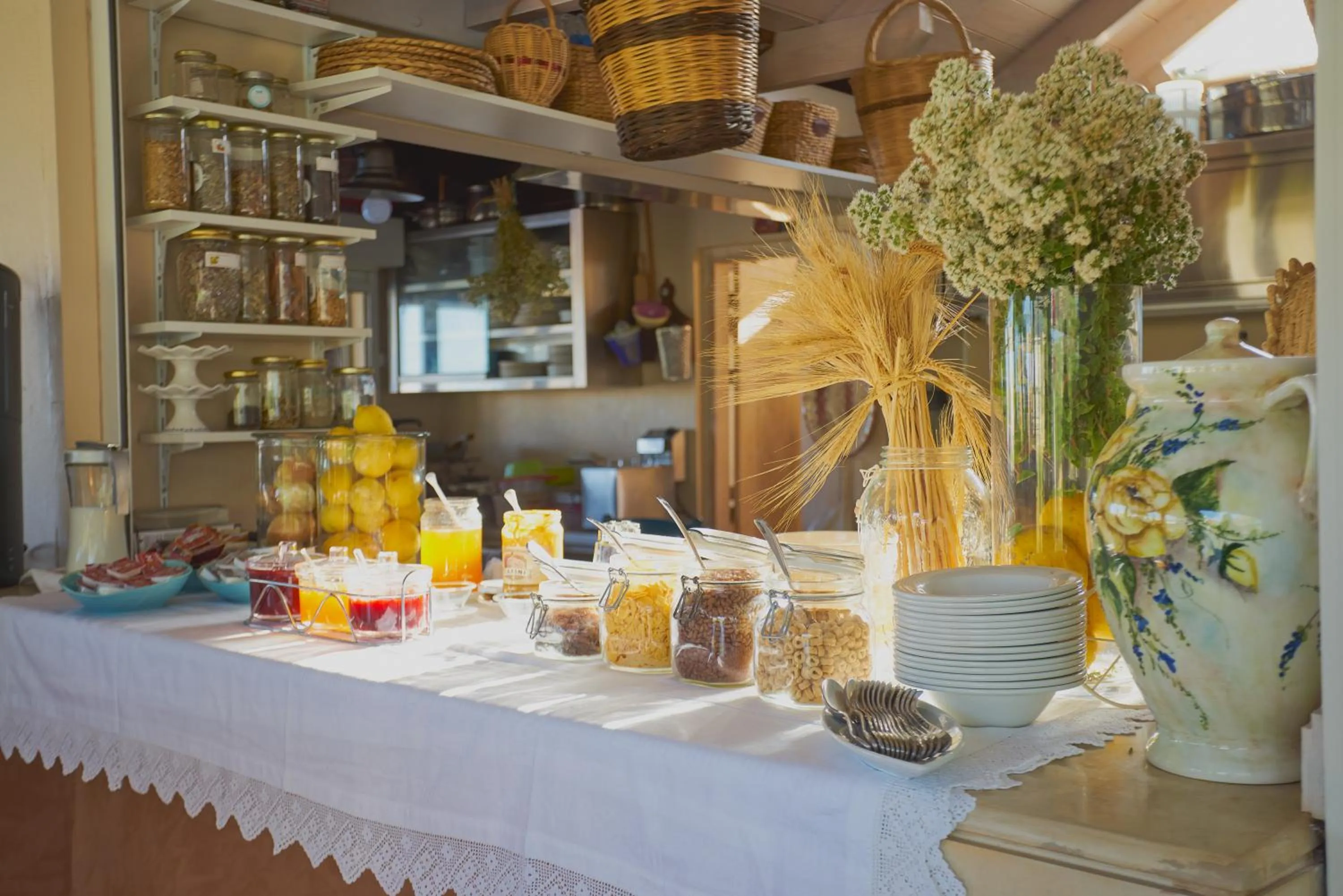 Food and drinks in Golden Bay Hotel Apartments