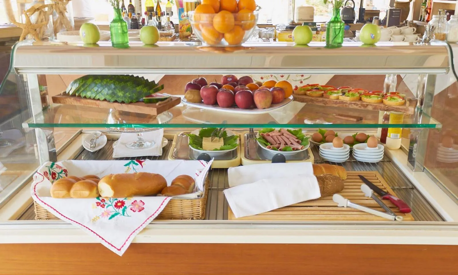 Food and drinks in Golden Bay Hotel Apartments