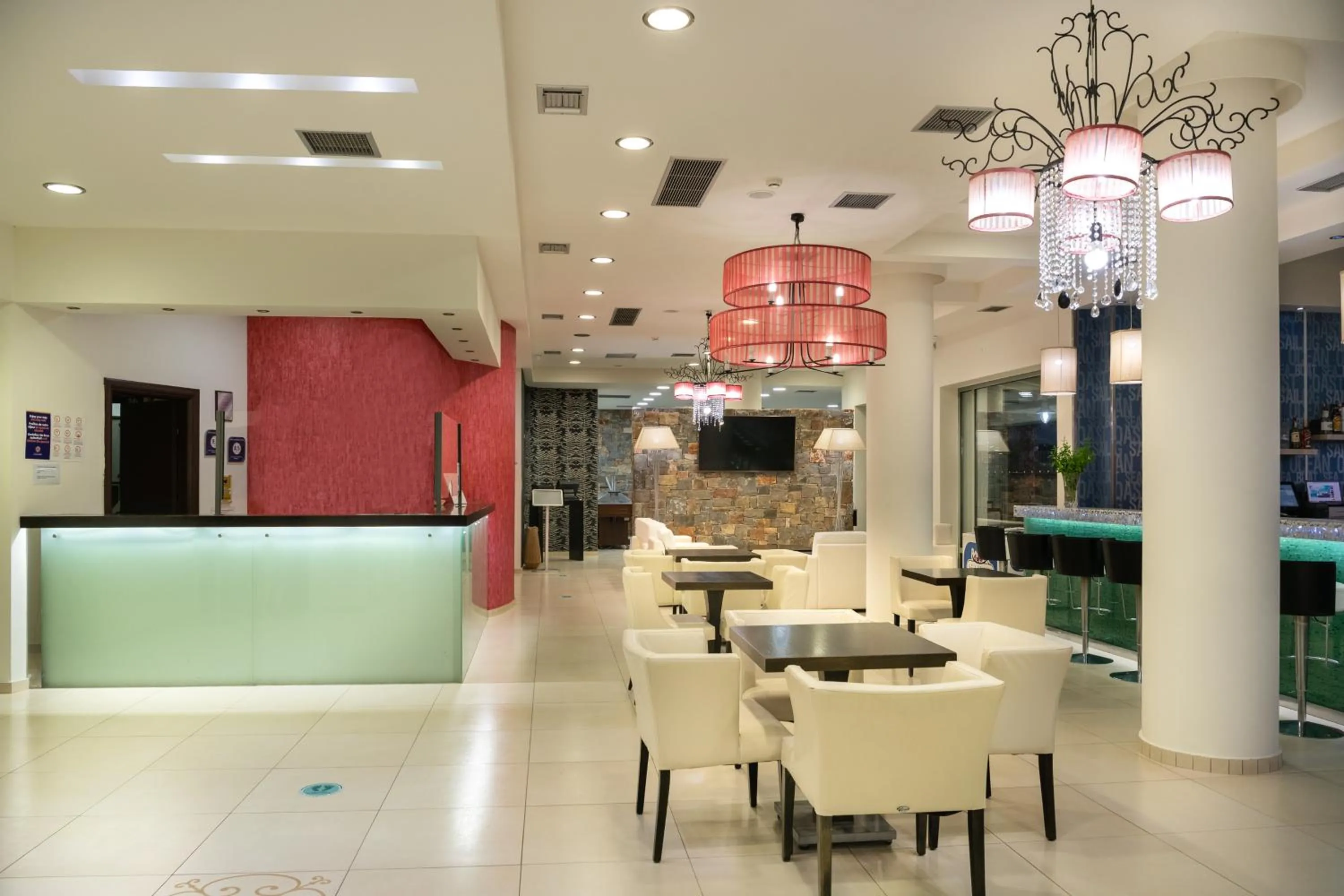 Restaurant/places to eat in Angela Suites Boutique Hotel
