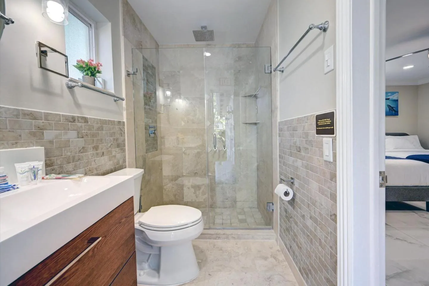 Shower in Deluxe 5BR & 3BA Villa in Hollywood Lakes near Beach