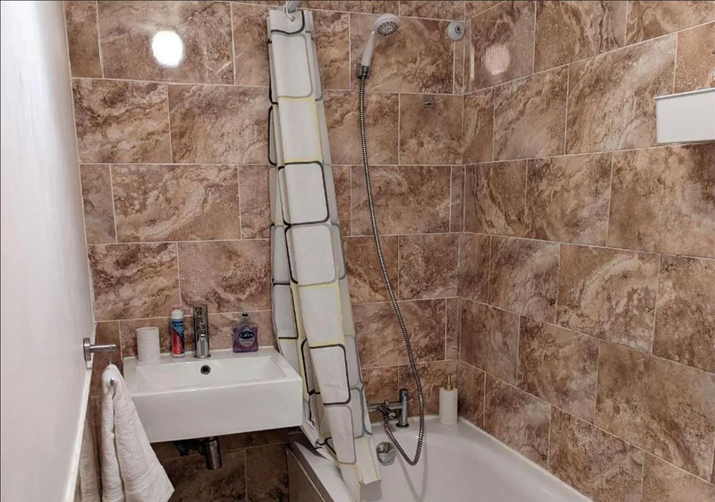 Bathroom in Fully-equipped flat in the city of London