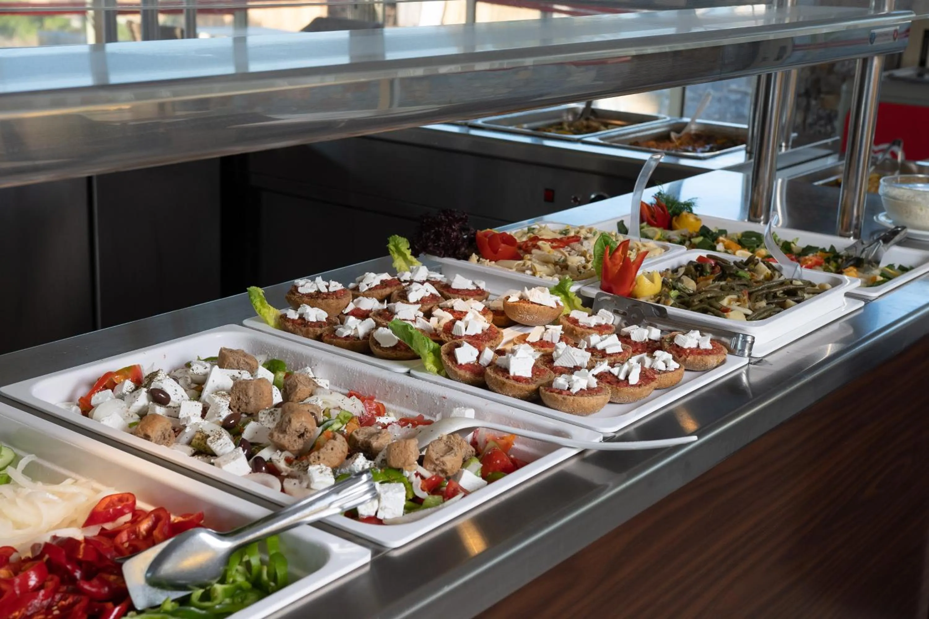 Restaurant/places to eat in Aeolos Beach Resort