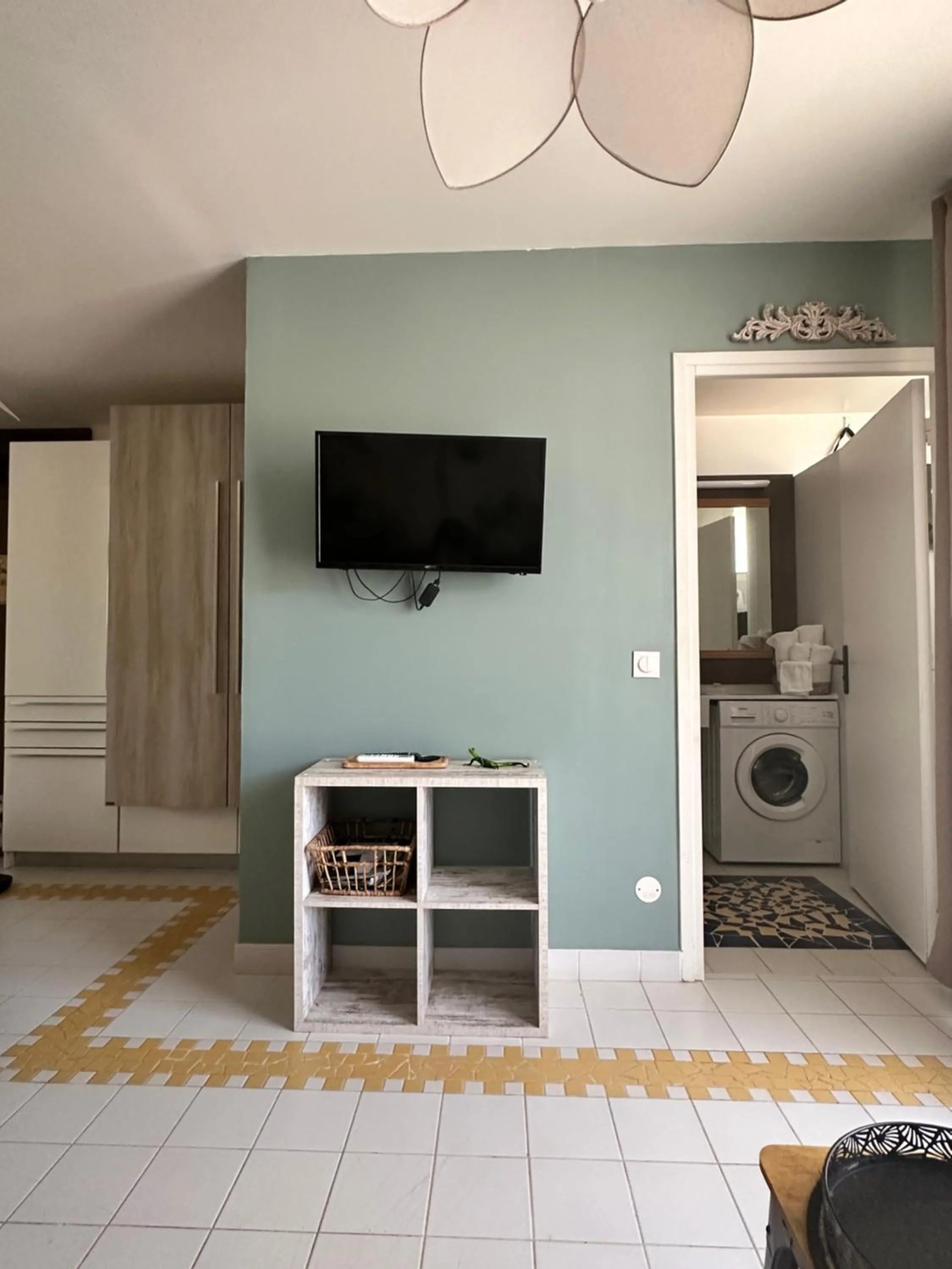 TV and multimedia in Nouveau le Ti Merveilleux du Manganao, accès plage