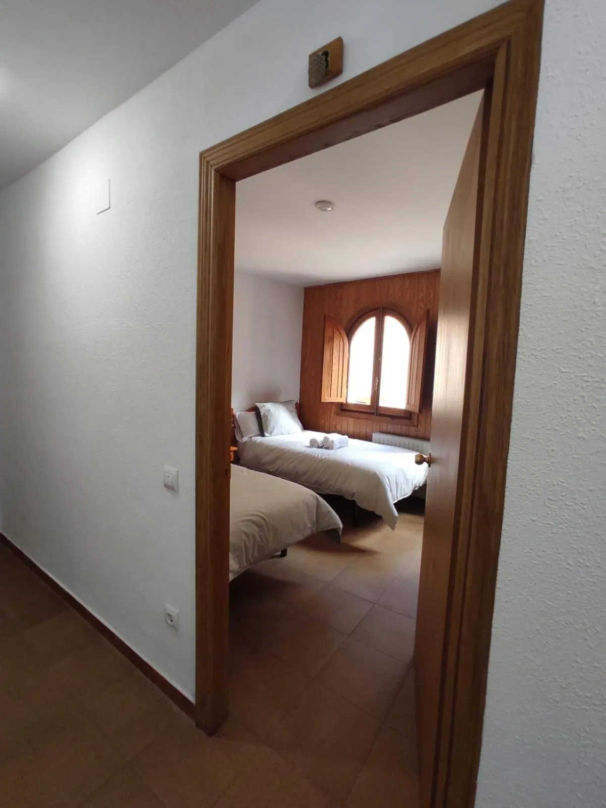 Photo of the whole room, Bed in Pensión Mesón La Lonja - Herbers