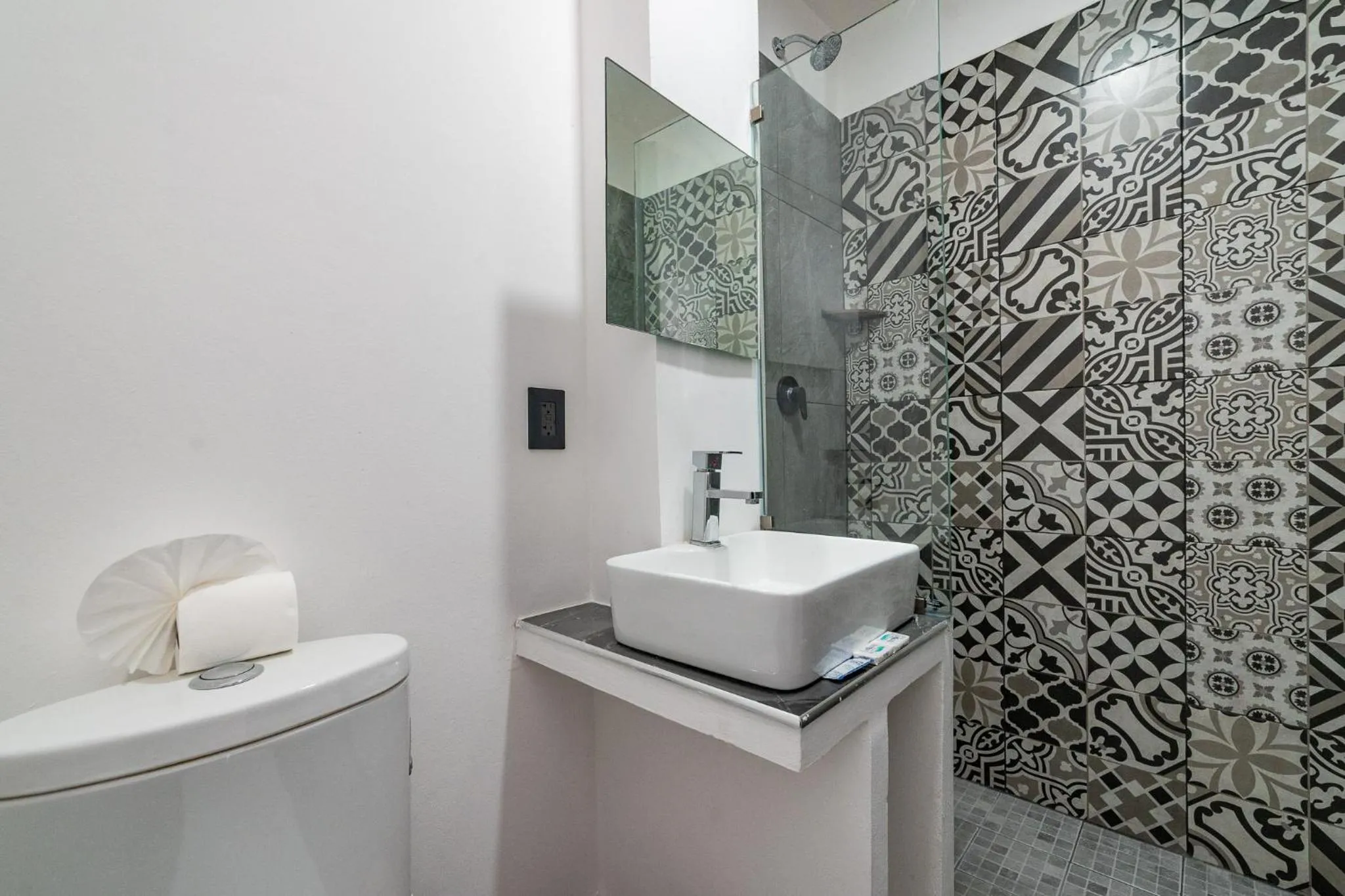 Shower in Mi Querida Maribel Hotel