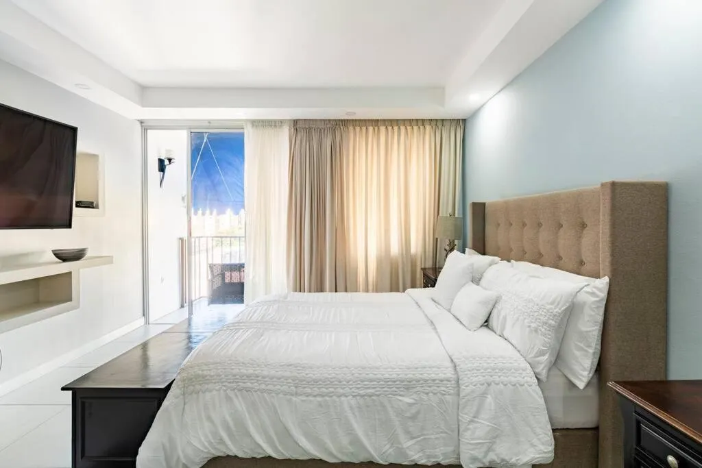 Photo of the whole room, Bed in City Edge La Vie