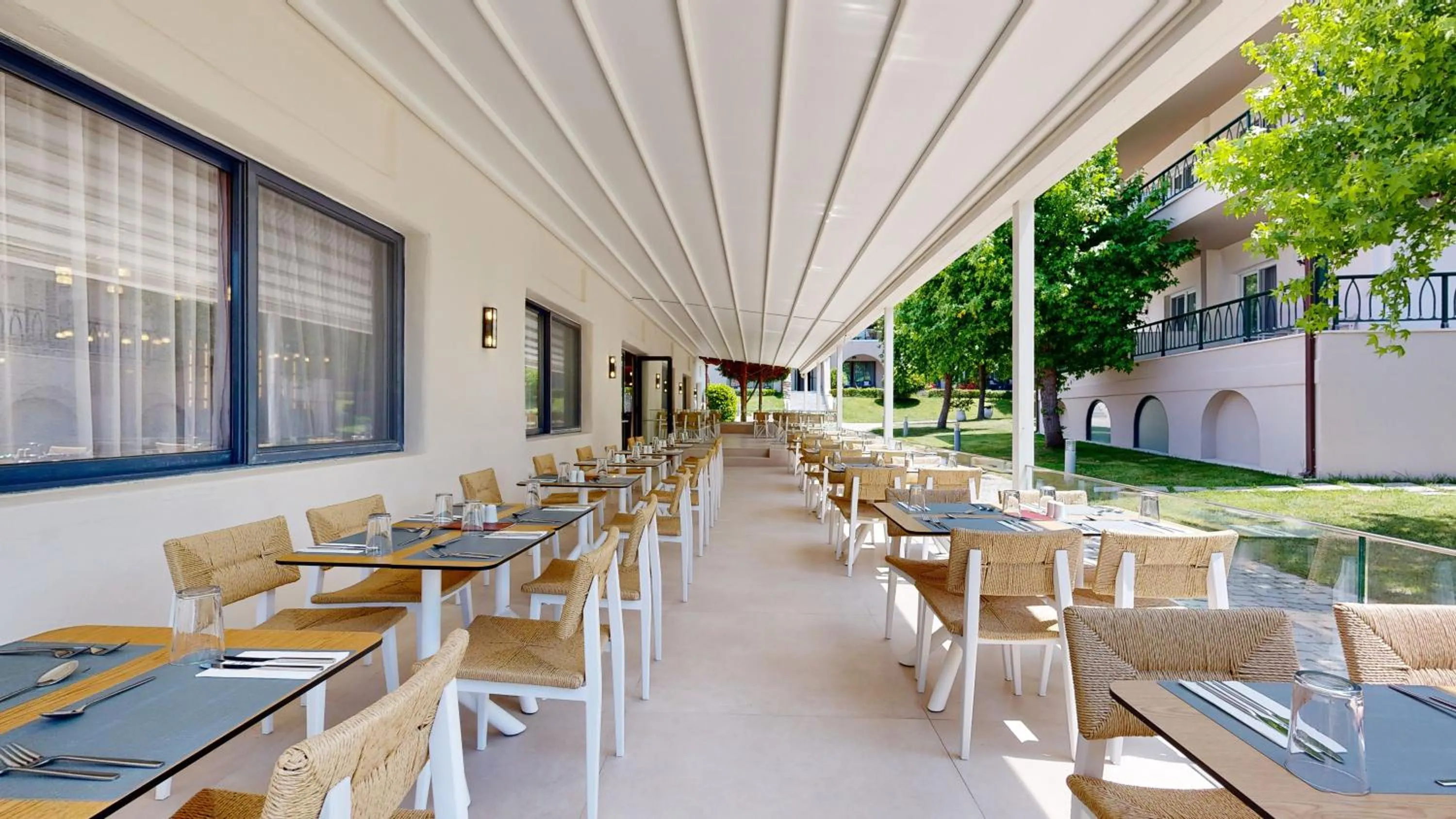 Restaurant/places to eat in Acrotel Athena Pallas & Residence