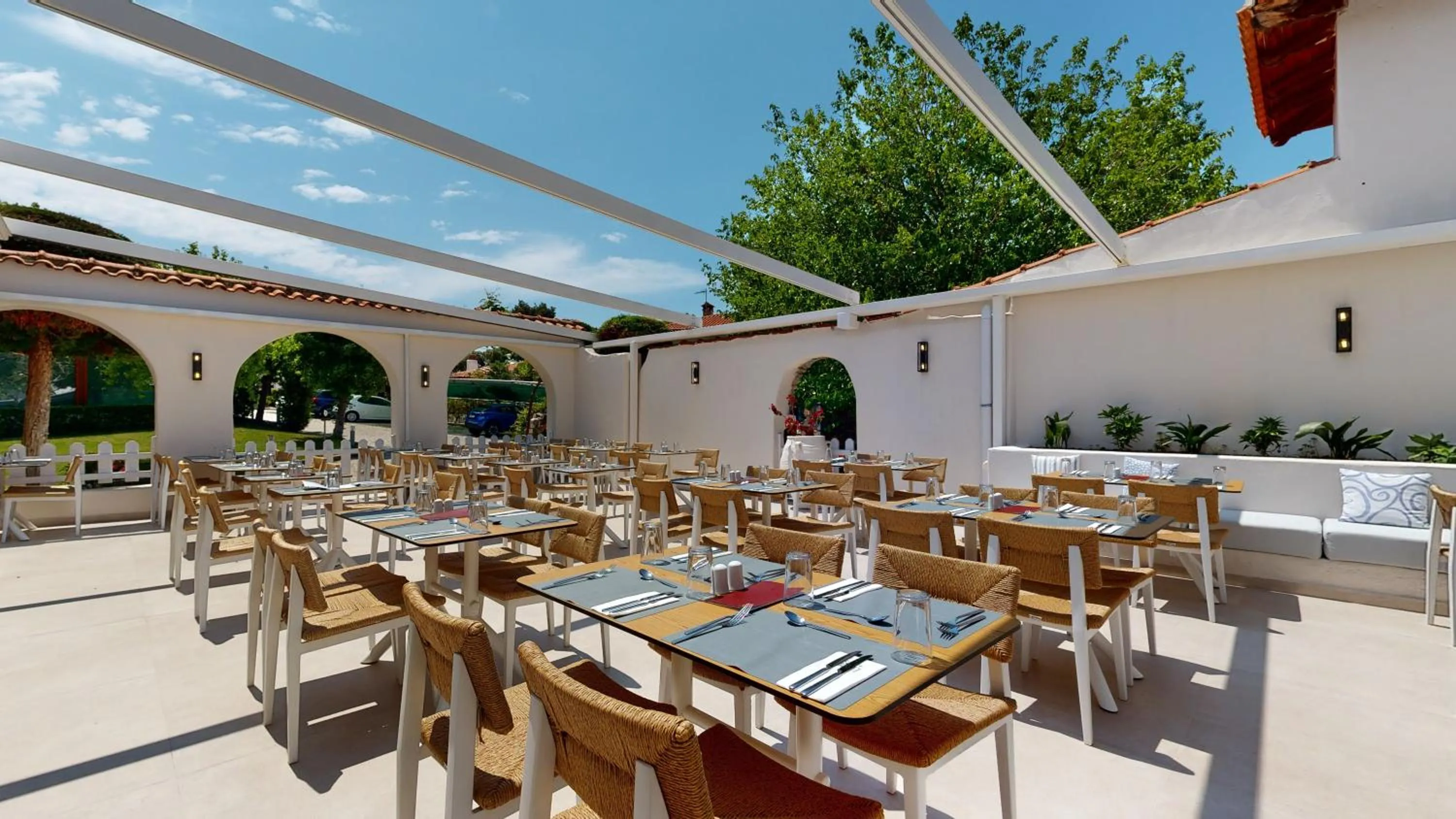 Restaurant/places to eat in Acrotel Athena Pallas & Residence