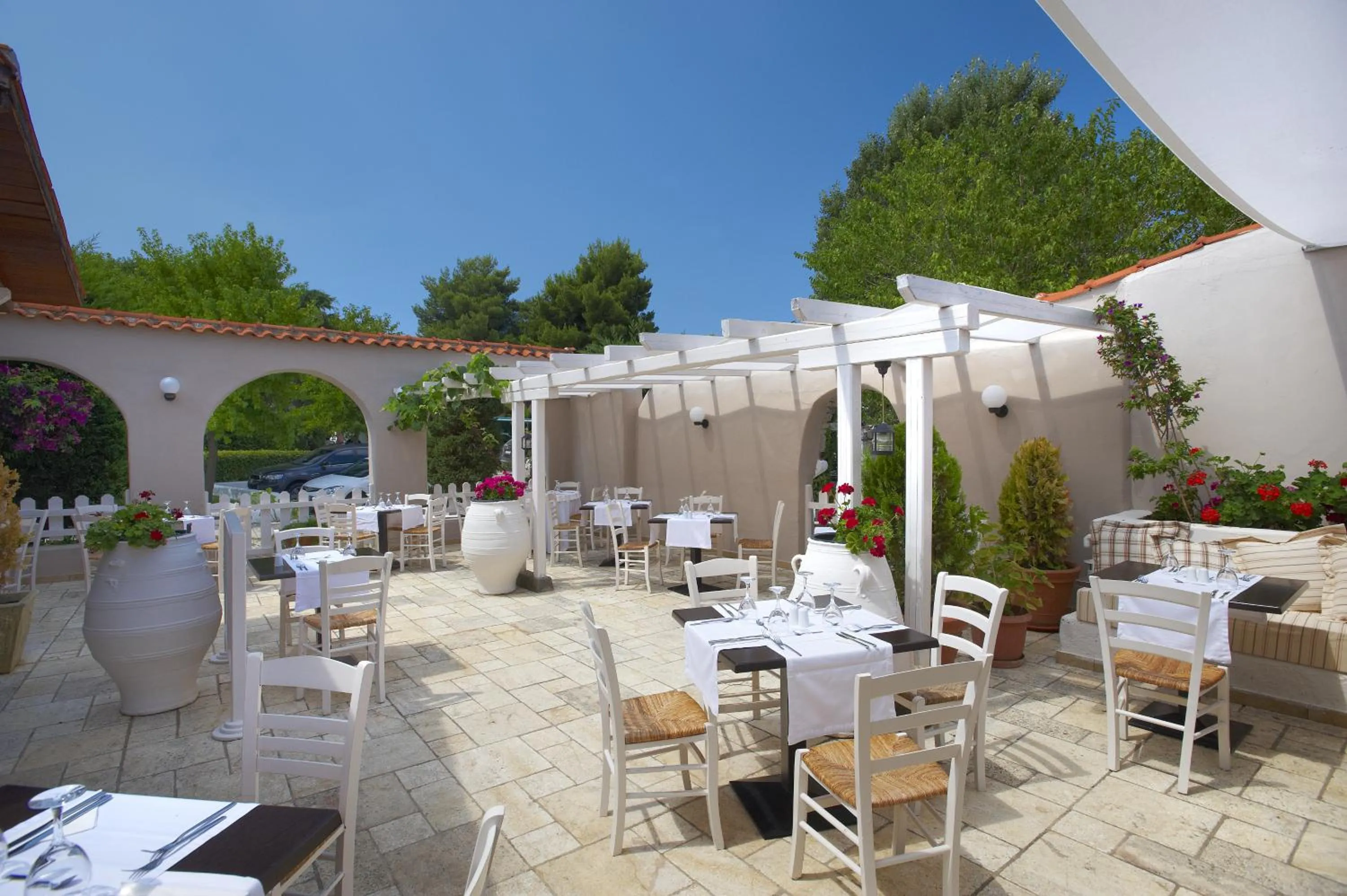 Restaurant/places to eat in Acrotel Athena Pallas & Residence