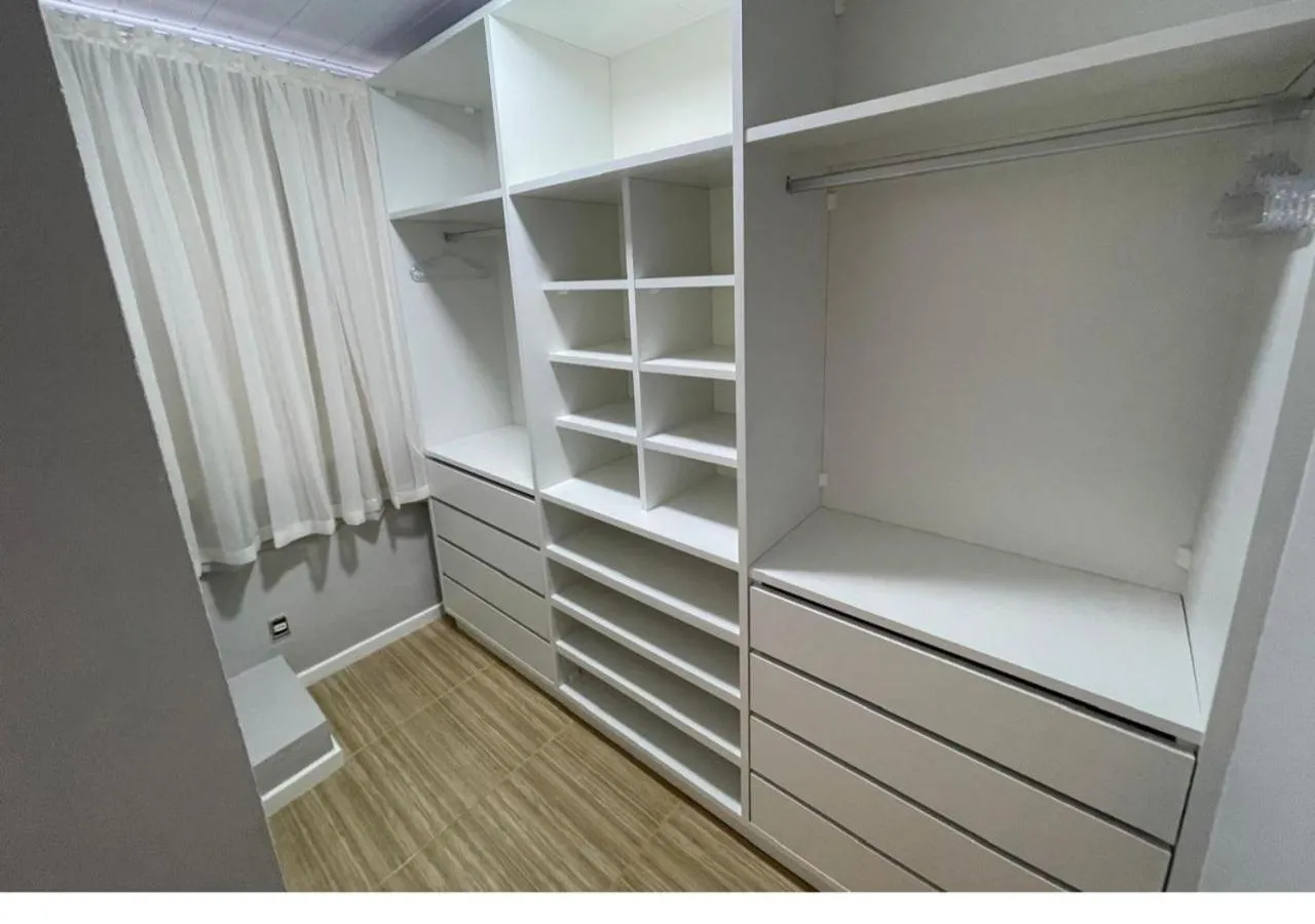 wardrobe in Ilha Forte Praia Hotel