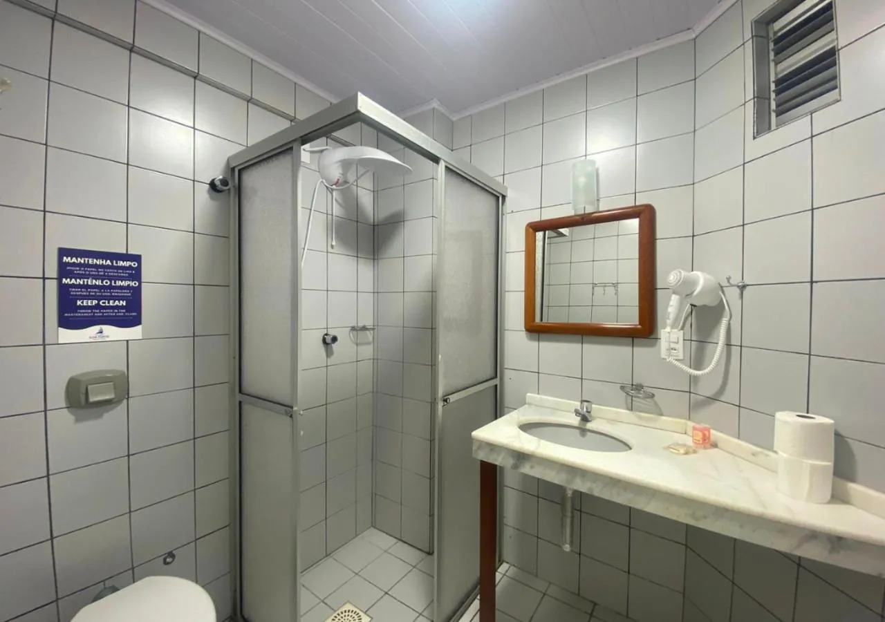 Bathroom in Ilha Forte Praia Hotel