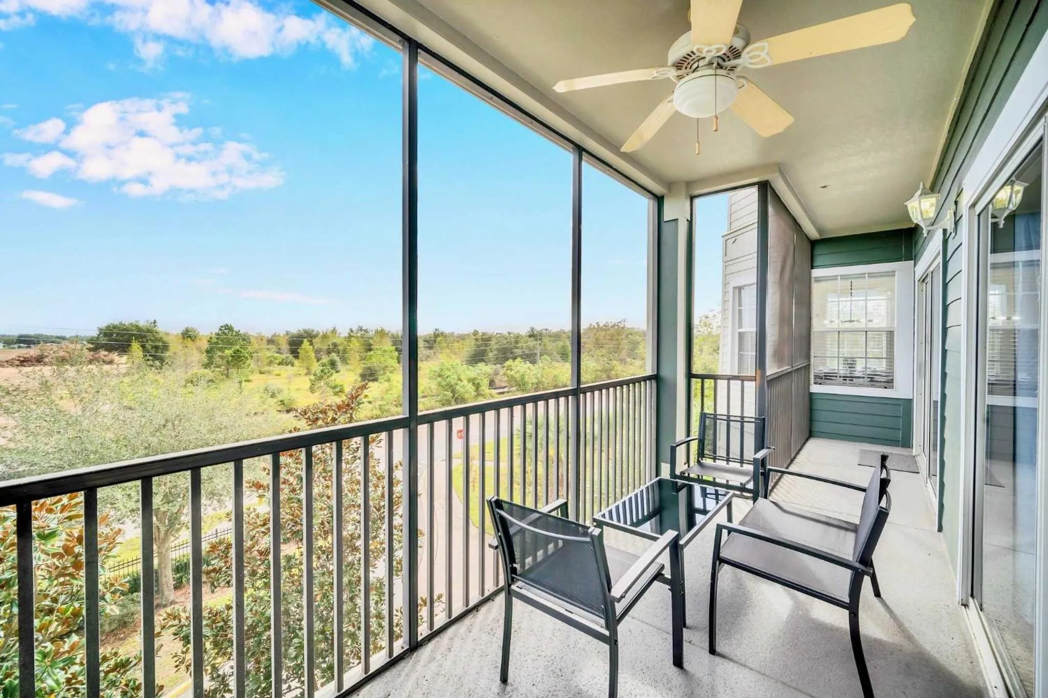 Patio in Condo w Pool, Games Room - Pet Friendly