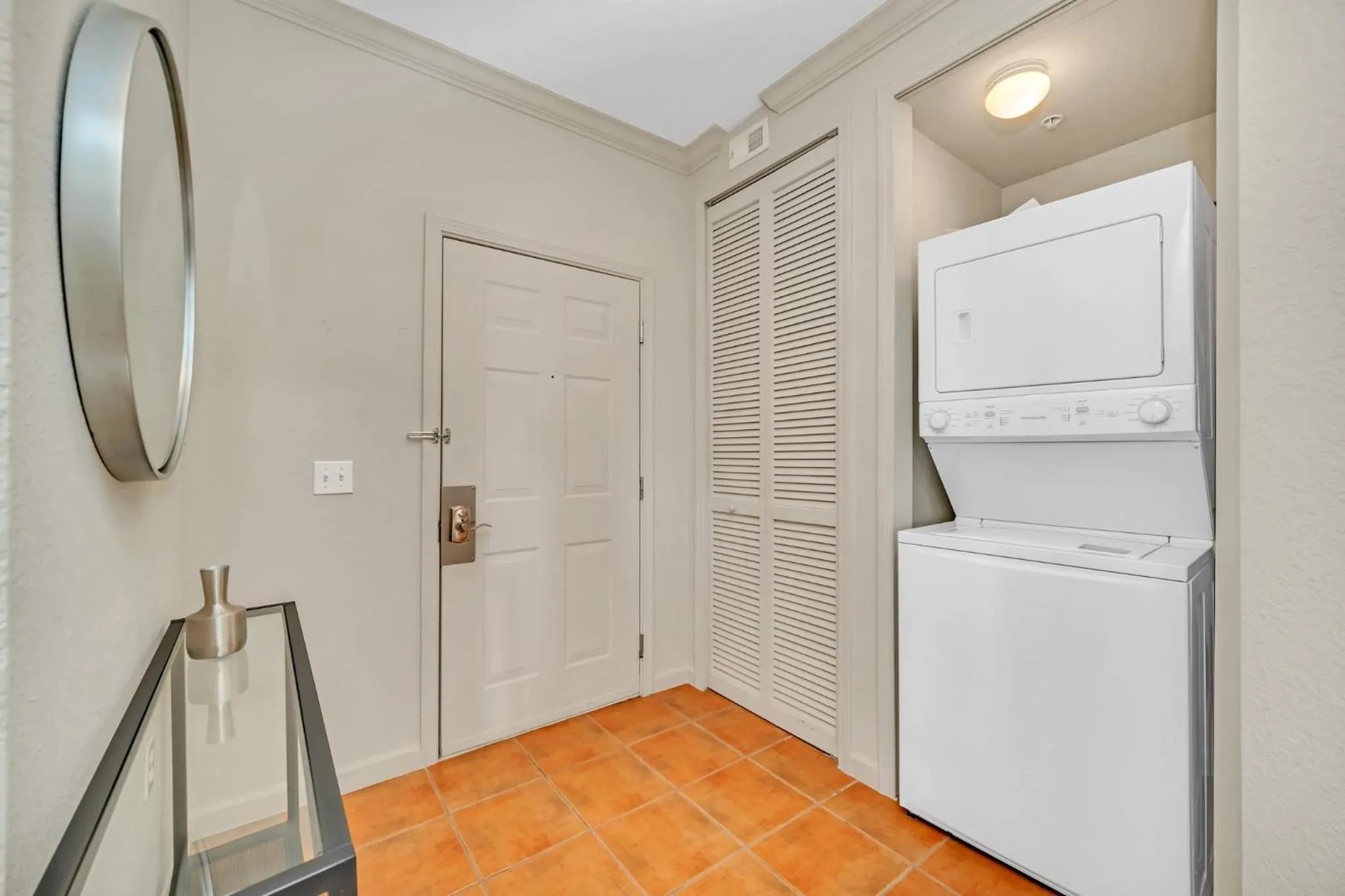 washing machine in Condo w Pool, Games Room - Pet Friendly