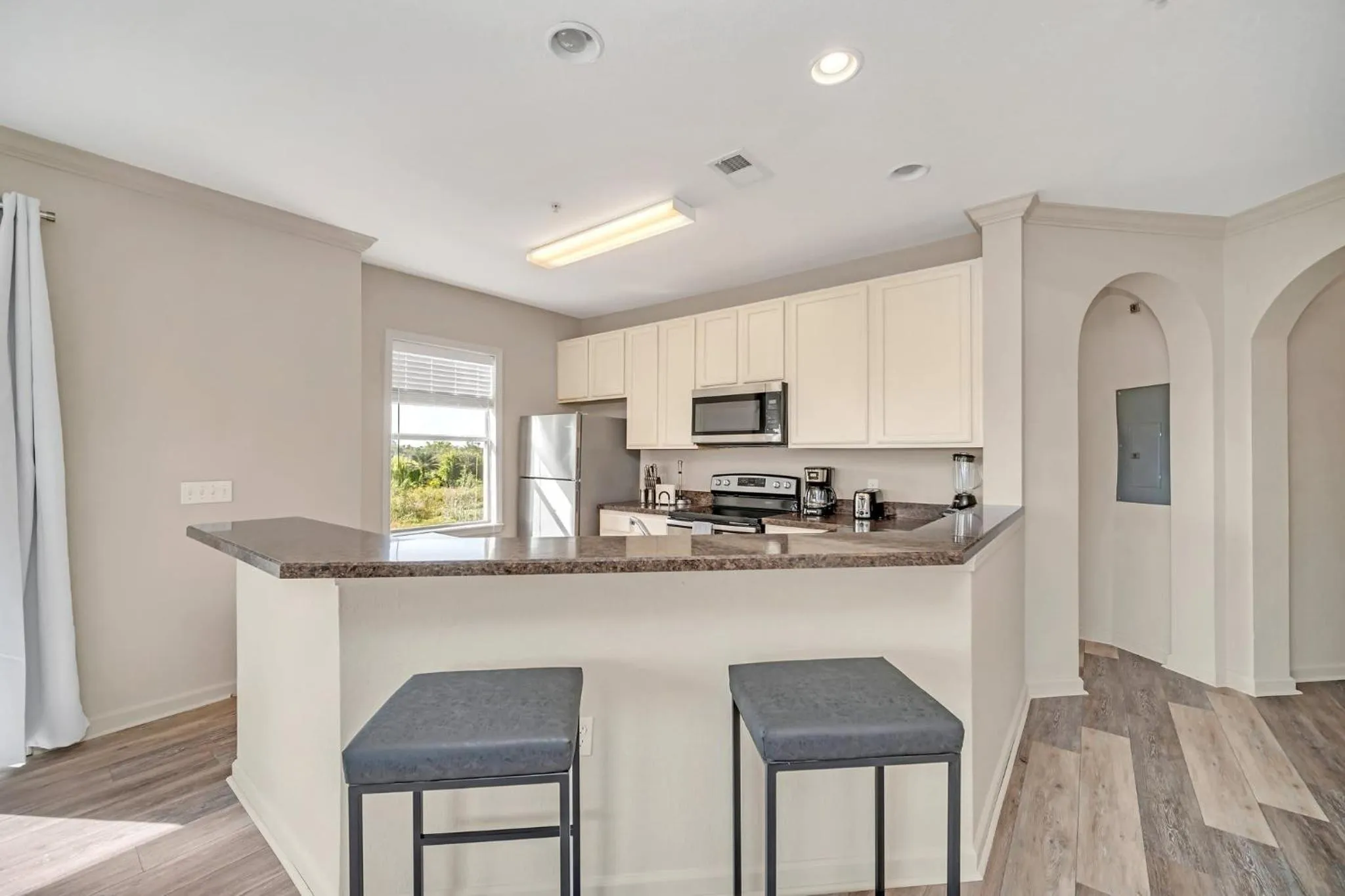 Kitchen or kitchenette in Condo w Pool, Games Room - Pet Friendly