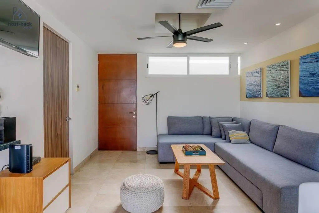 TV and multimedia in Danzamar 7, Modern Apartment 2 blocks away from 5th Avenue