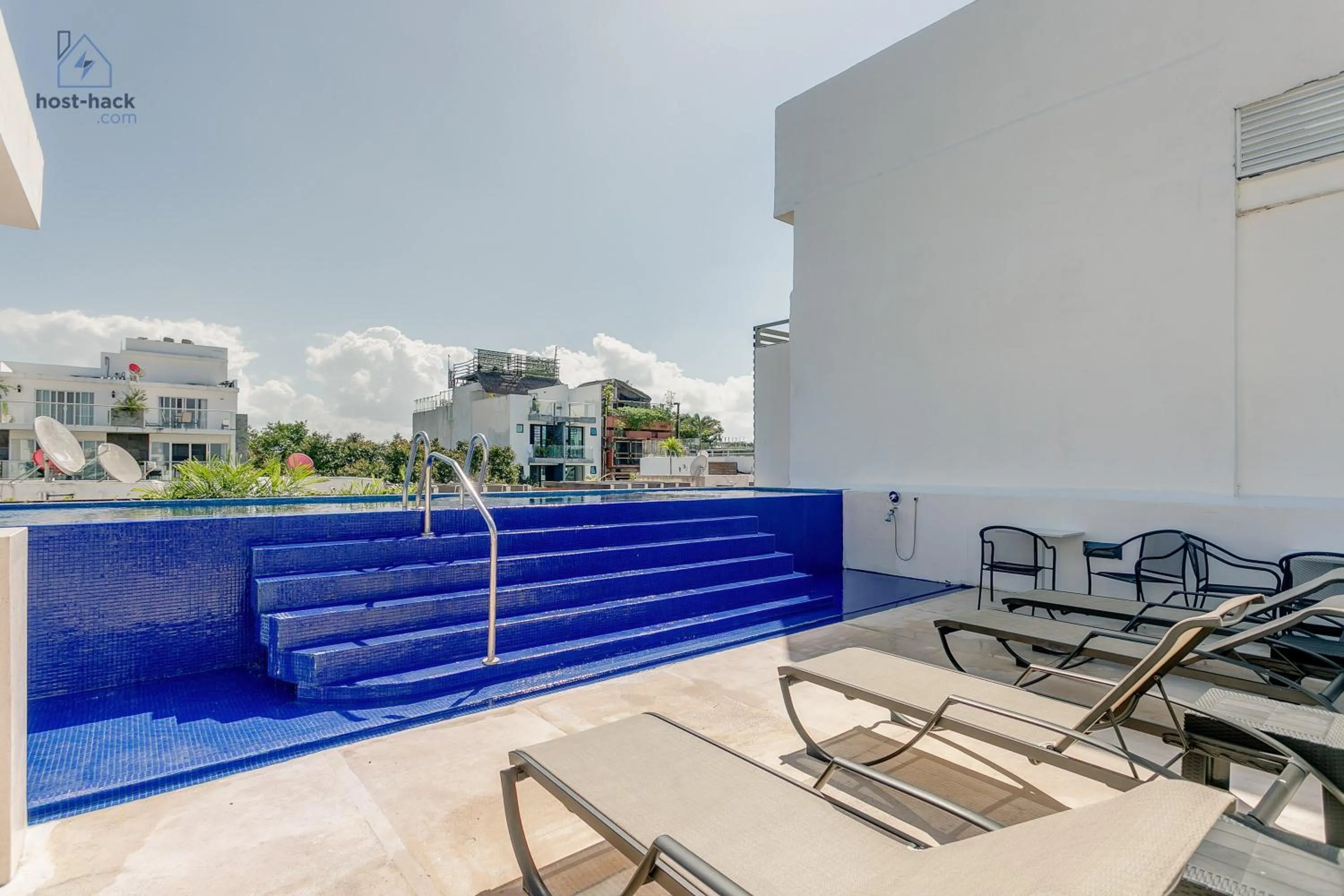 Swimming pool in Peaceful Rooftop with Pool Close to the 5th Avenue - Danzamar 8