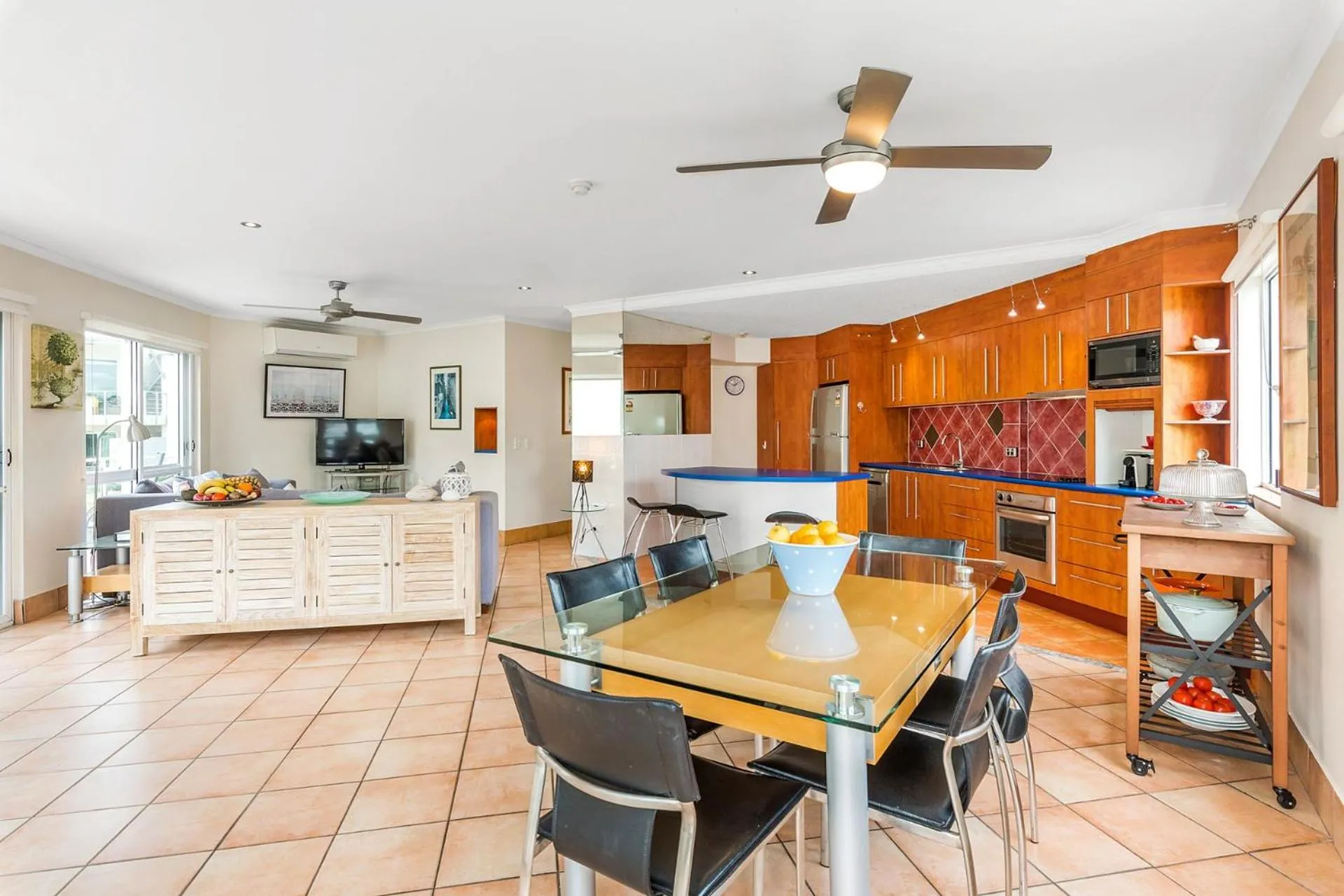 Kitchen or kitchenette in Regatta Noosa