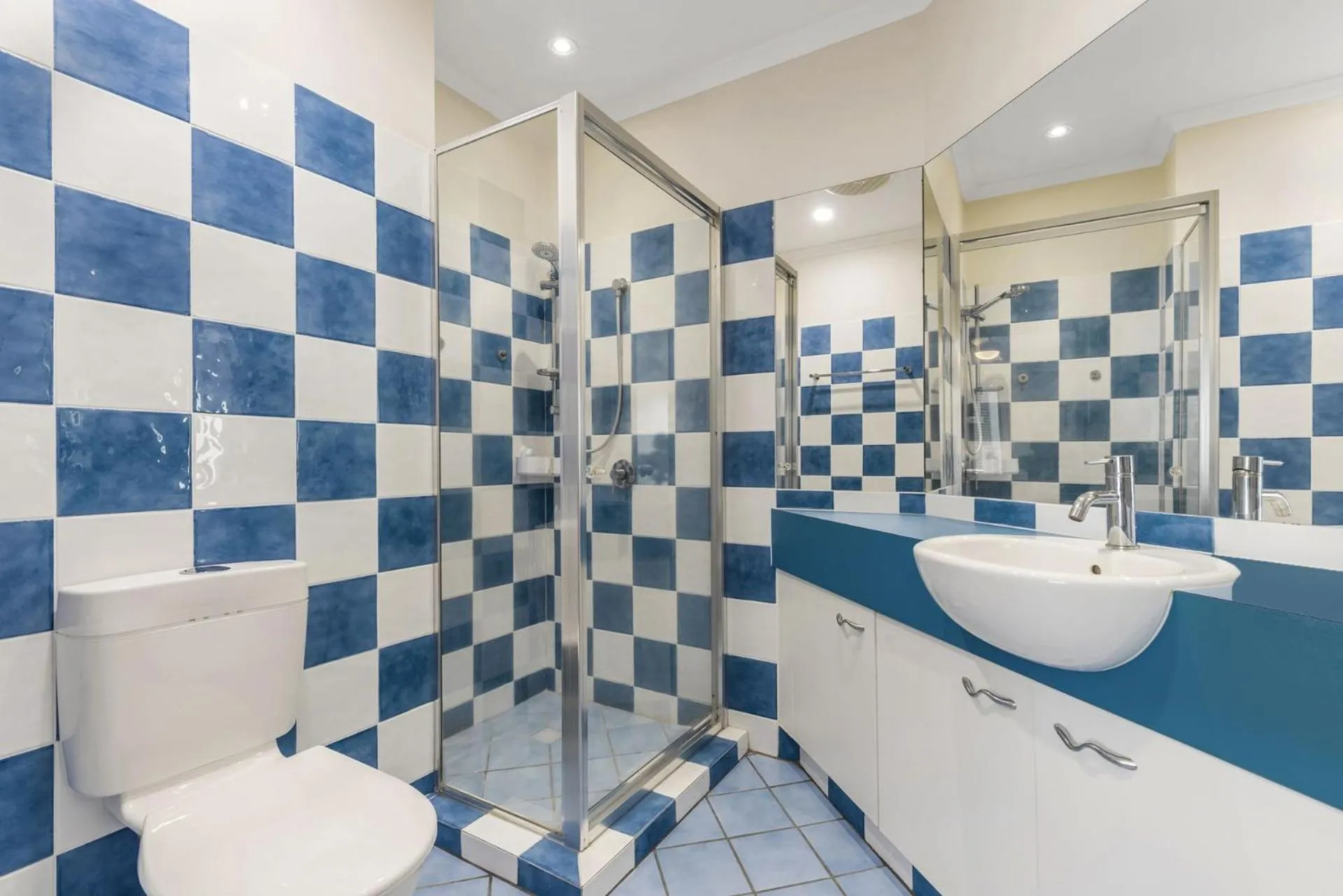 Shower in Regatta Noosa