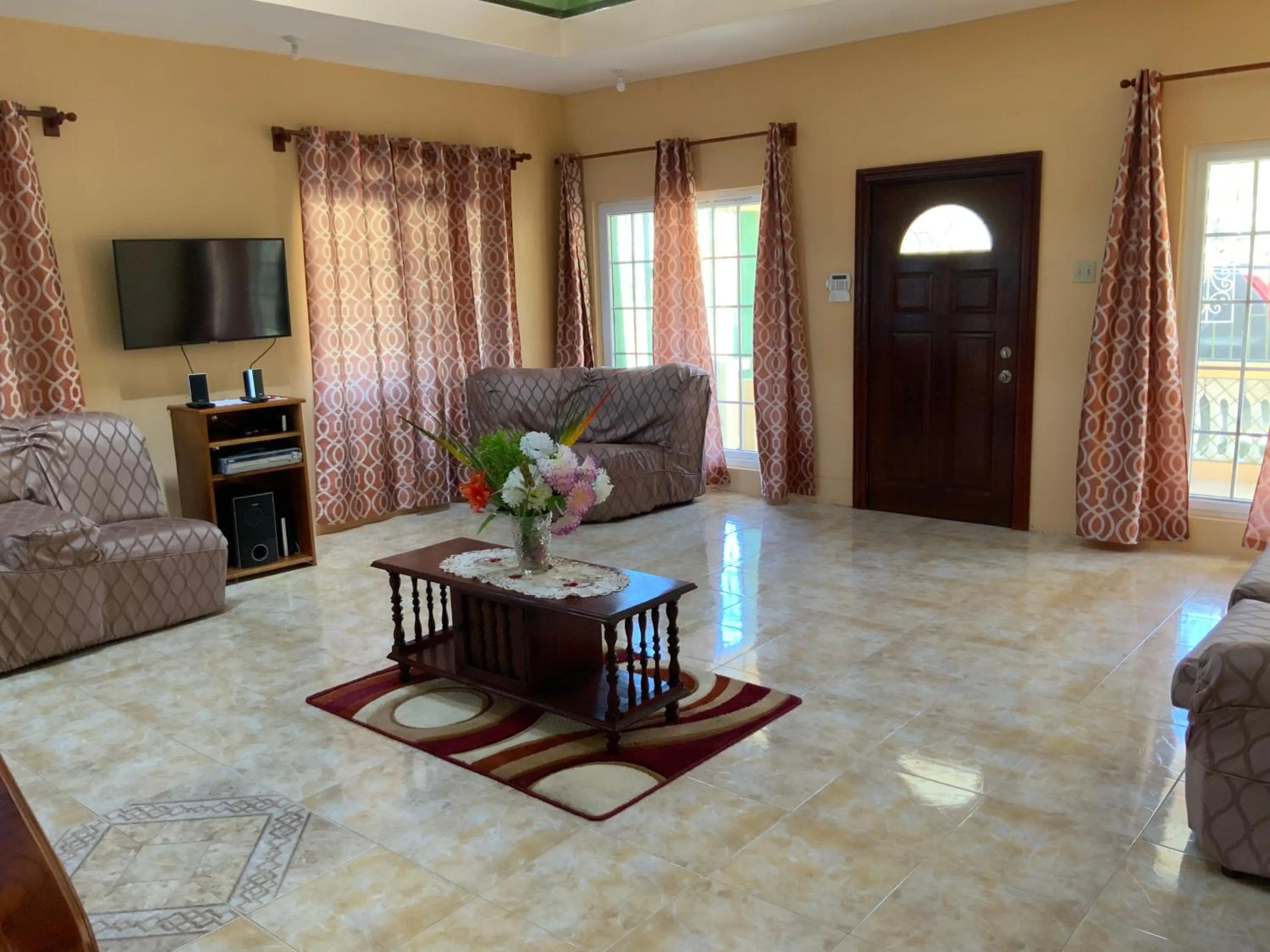 TV and multimedia in Poinciana House