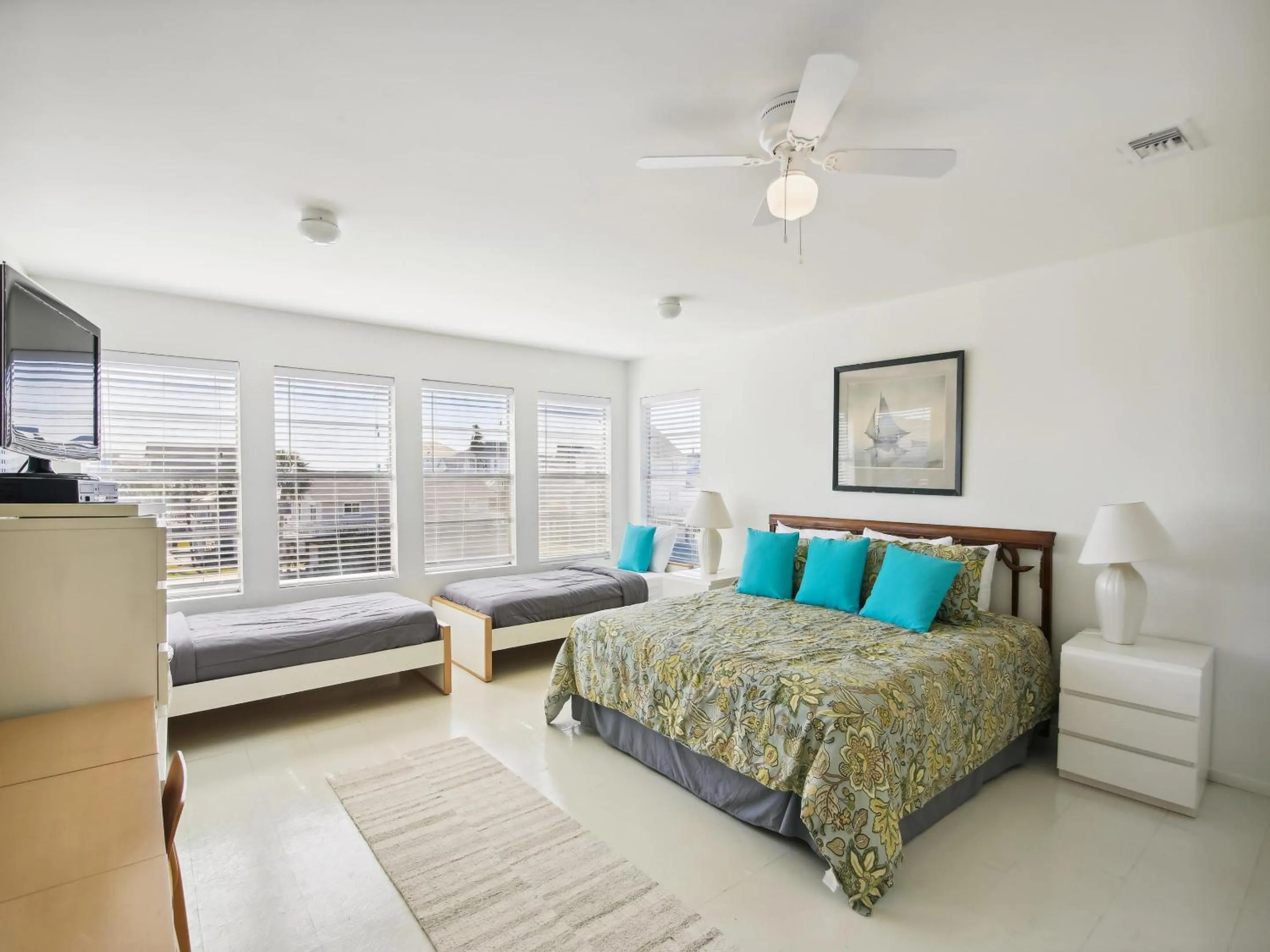 Property building, Bed in Shangri La La