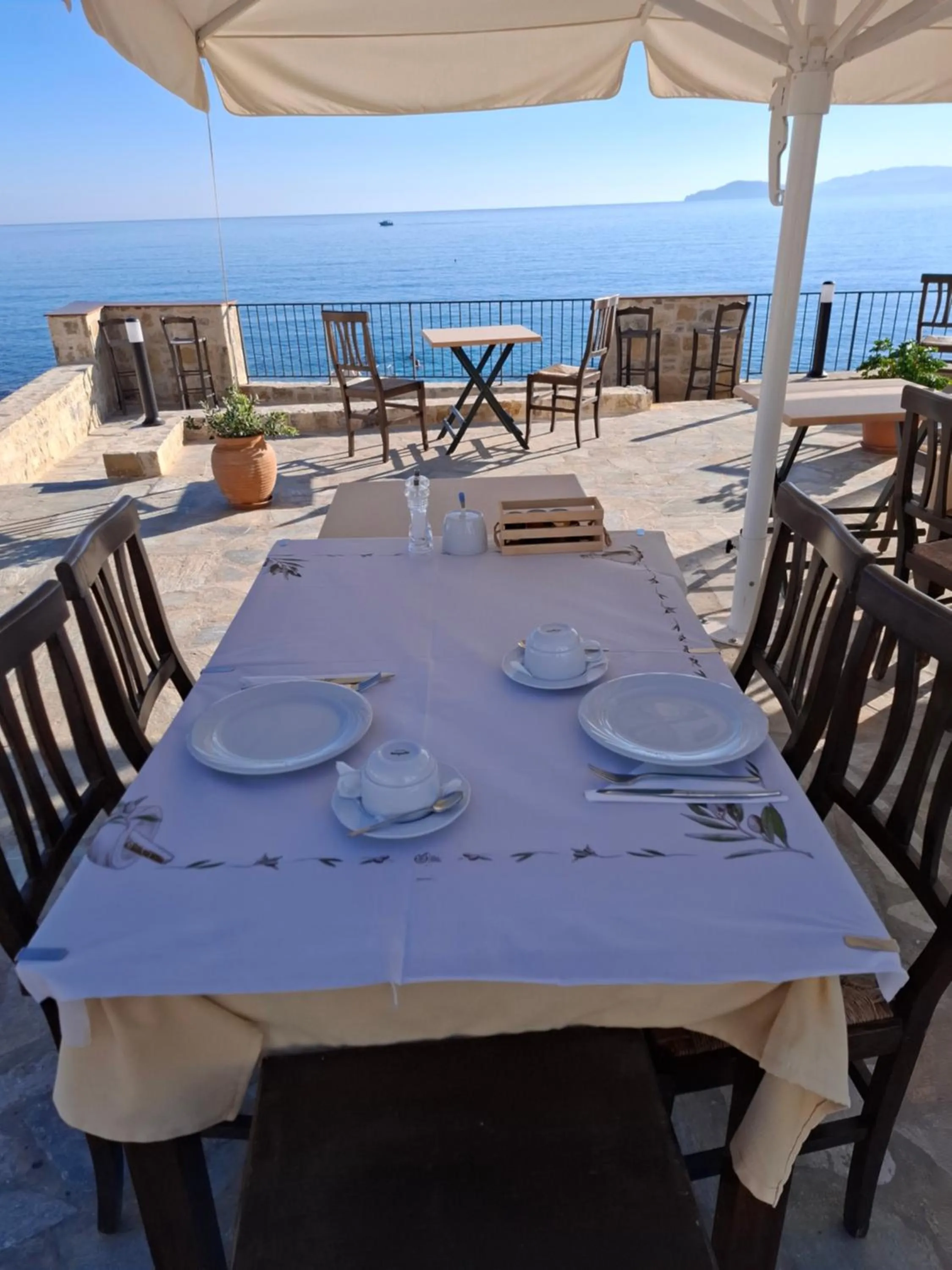 Dining area in Vangelis Villas