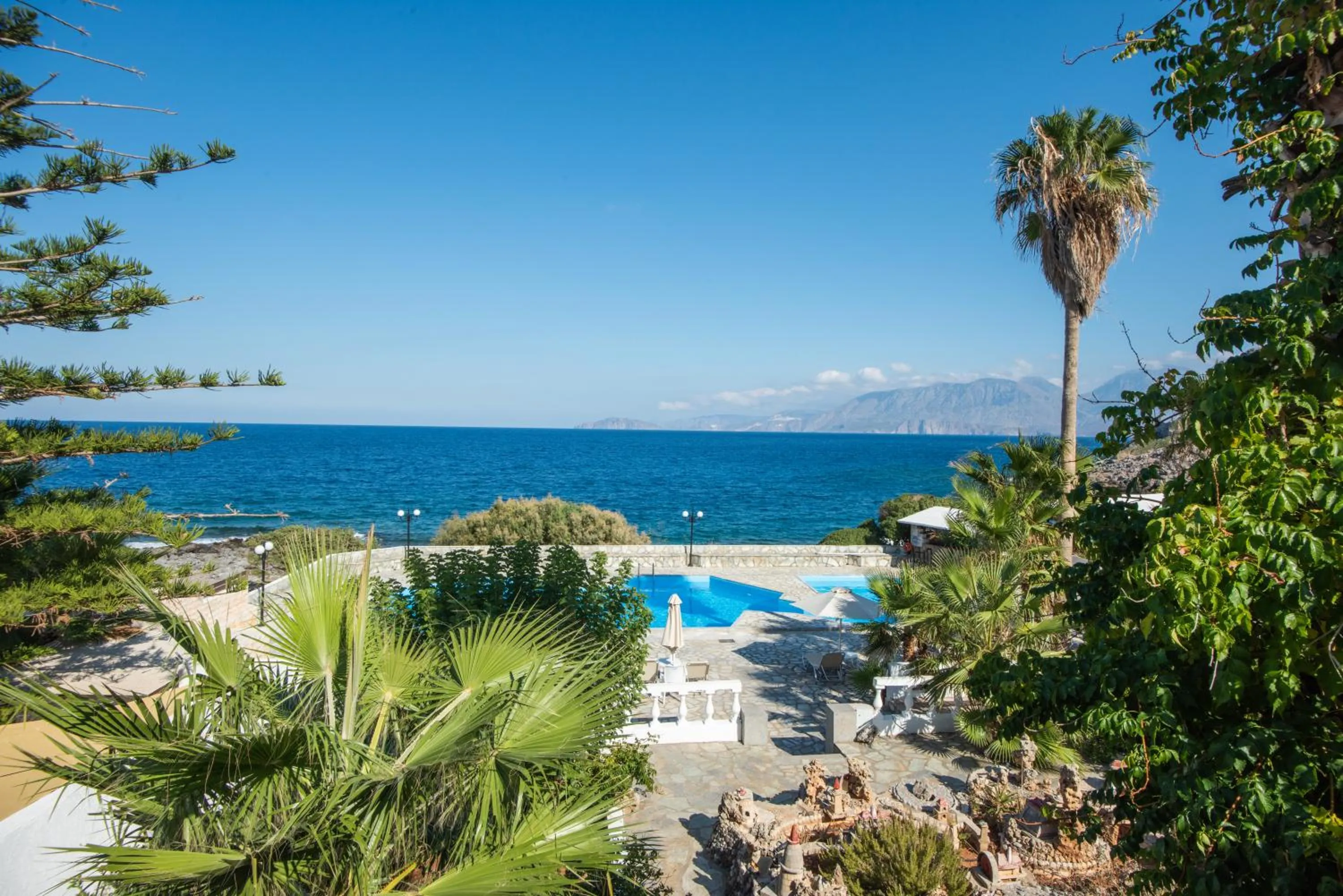 Pool view in Vangelis Villas