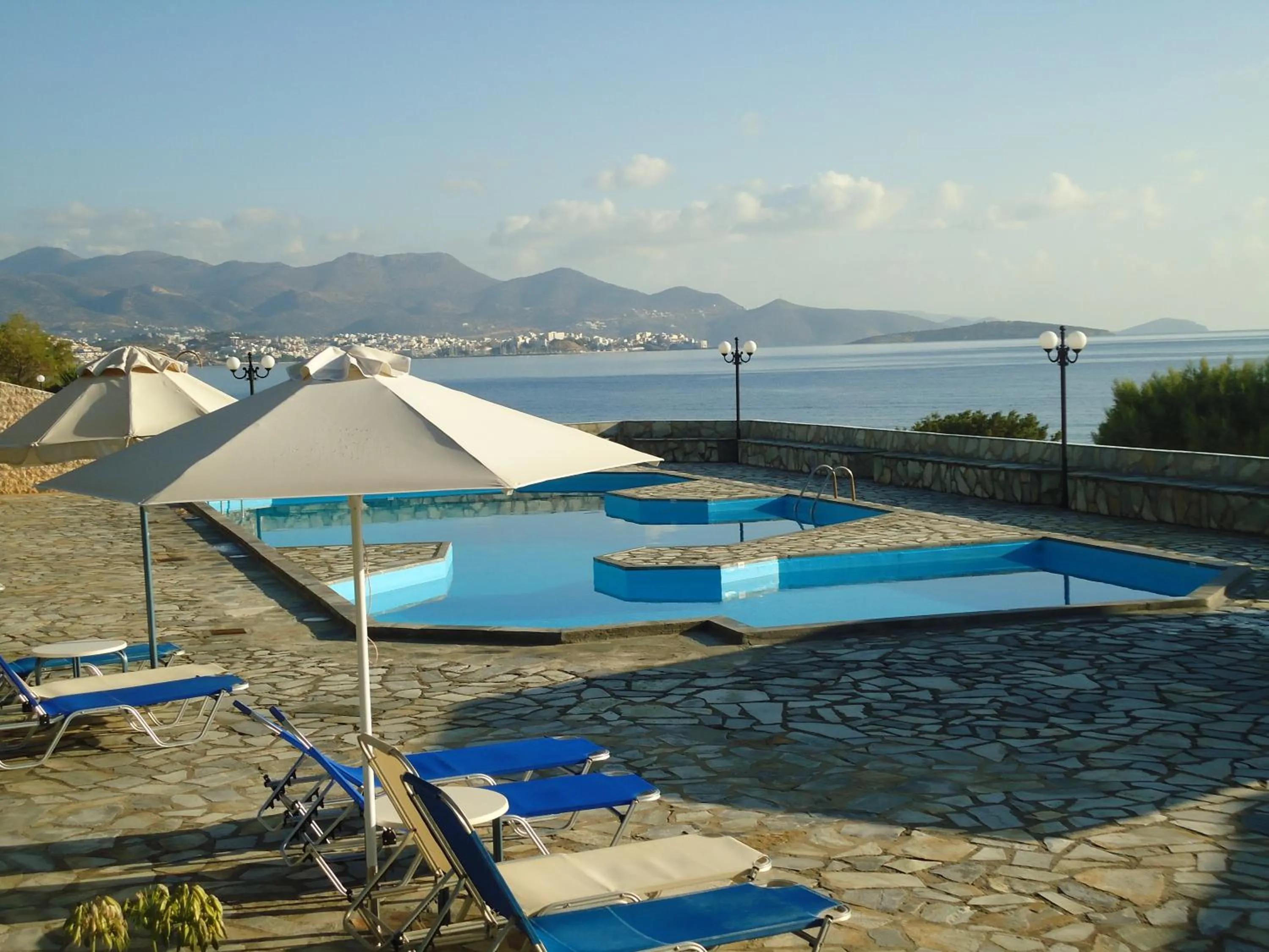Swimming pool in Vangelis Villas