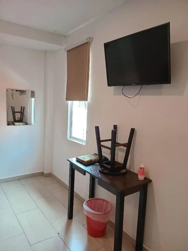 Guests in MRJ Hotel Wakaf Che Yeh 1