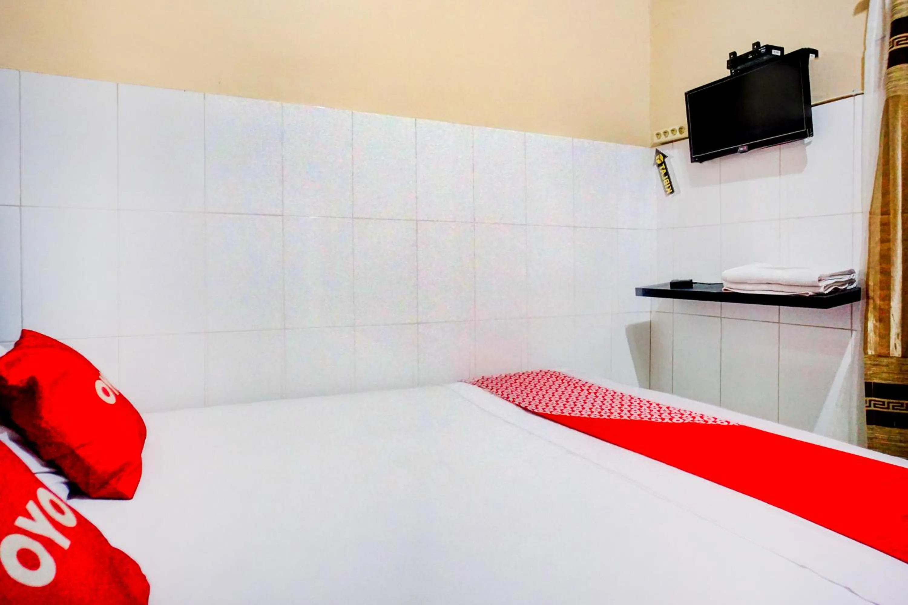 Bedroom, Bed in Collection O Darussalam Near Universitas Syiah Kuala Formerly Meurah Mulia