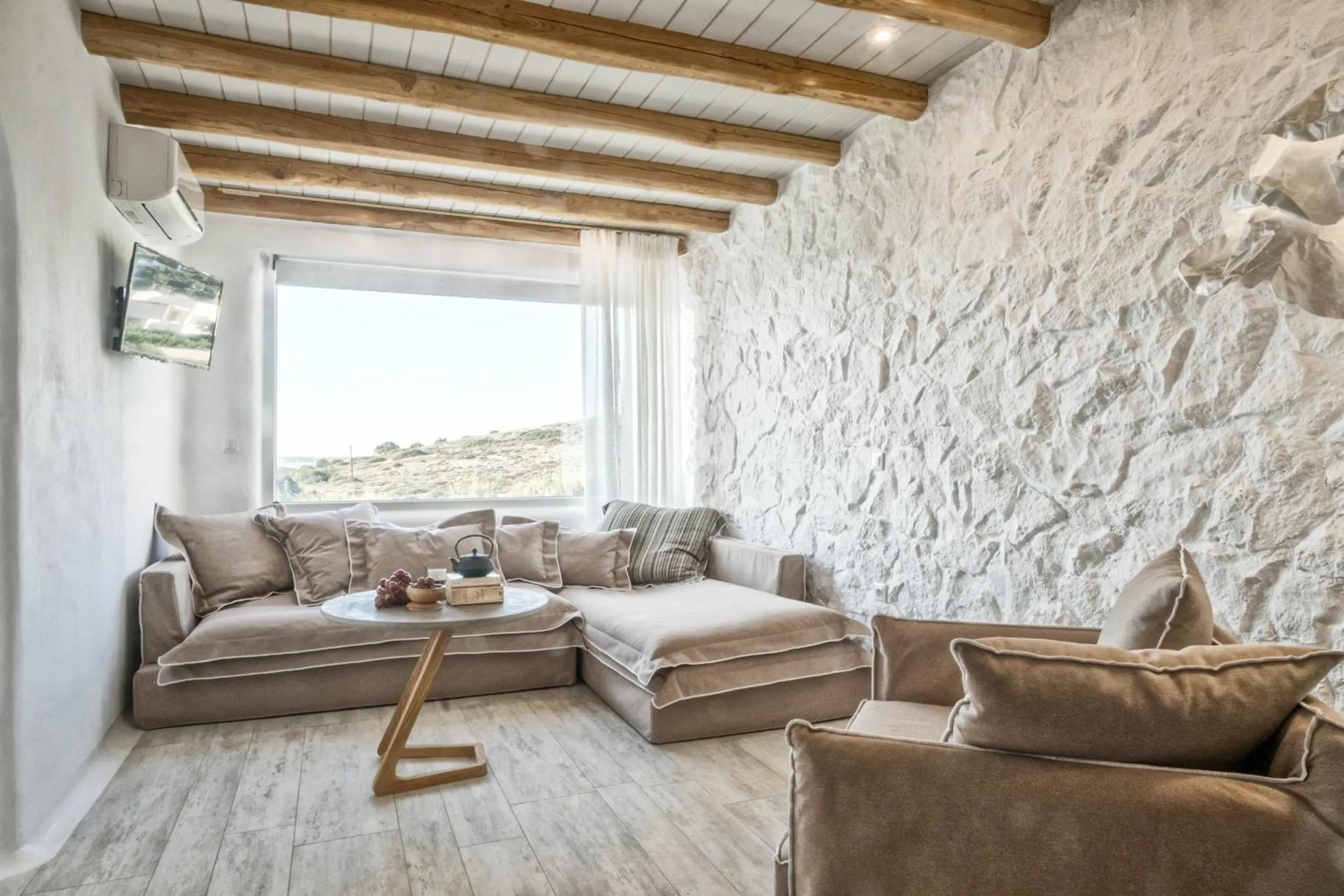 Living room in Orkos Beach Hotel