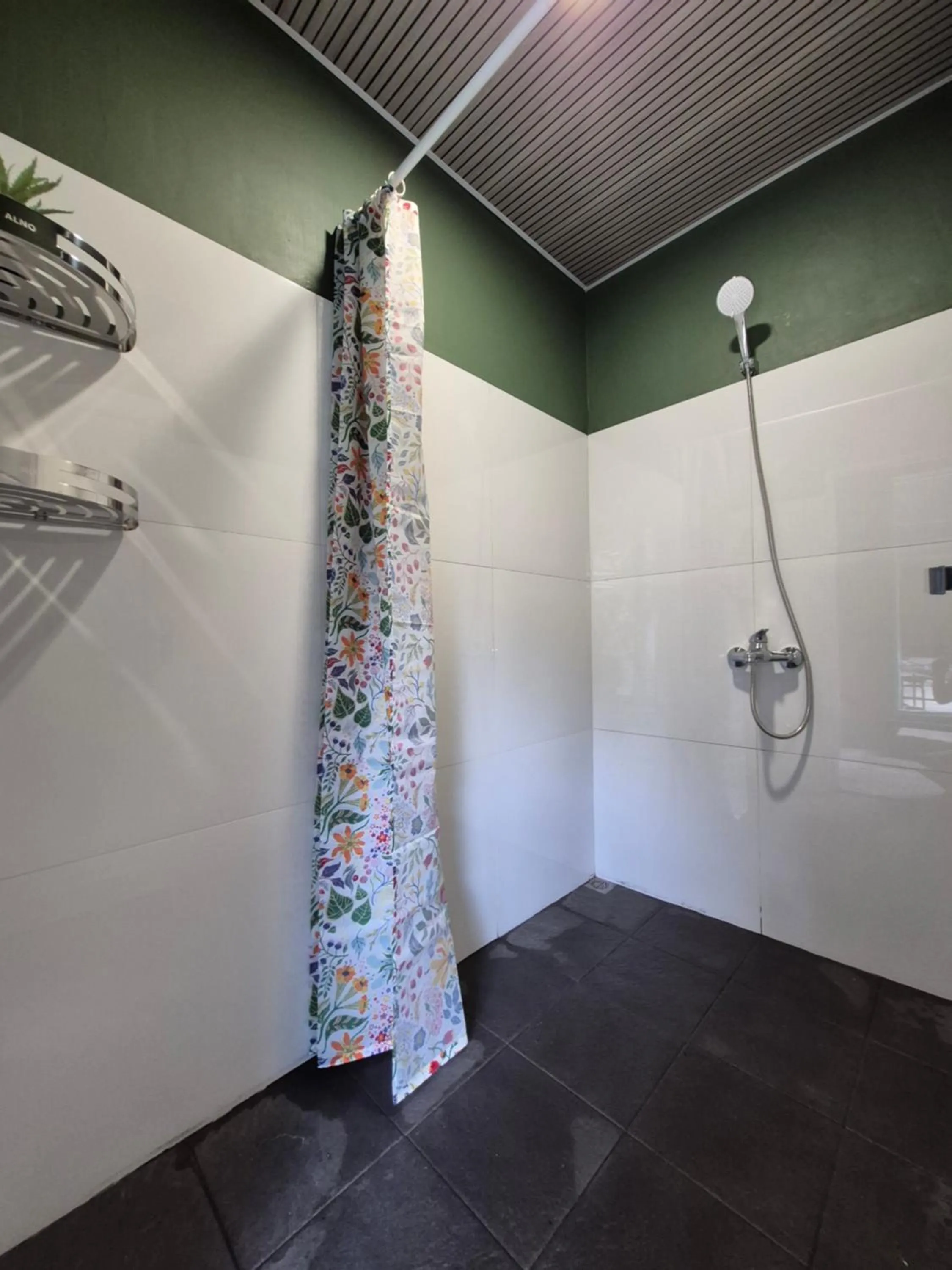 Bathroom in Snooze Malang