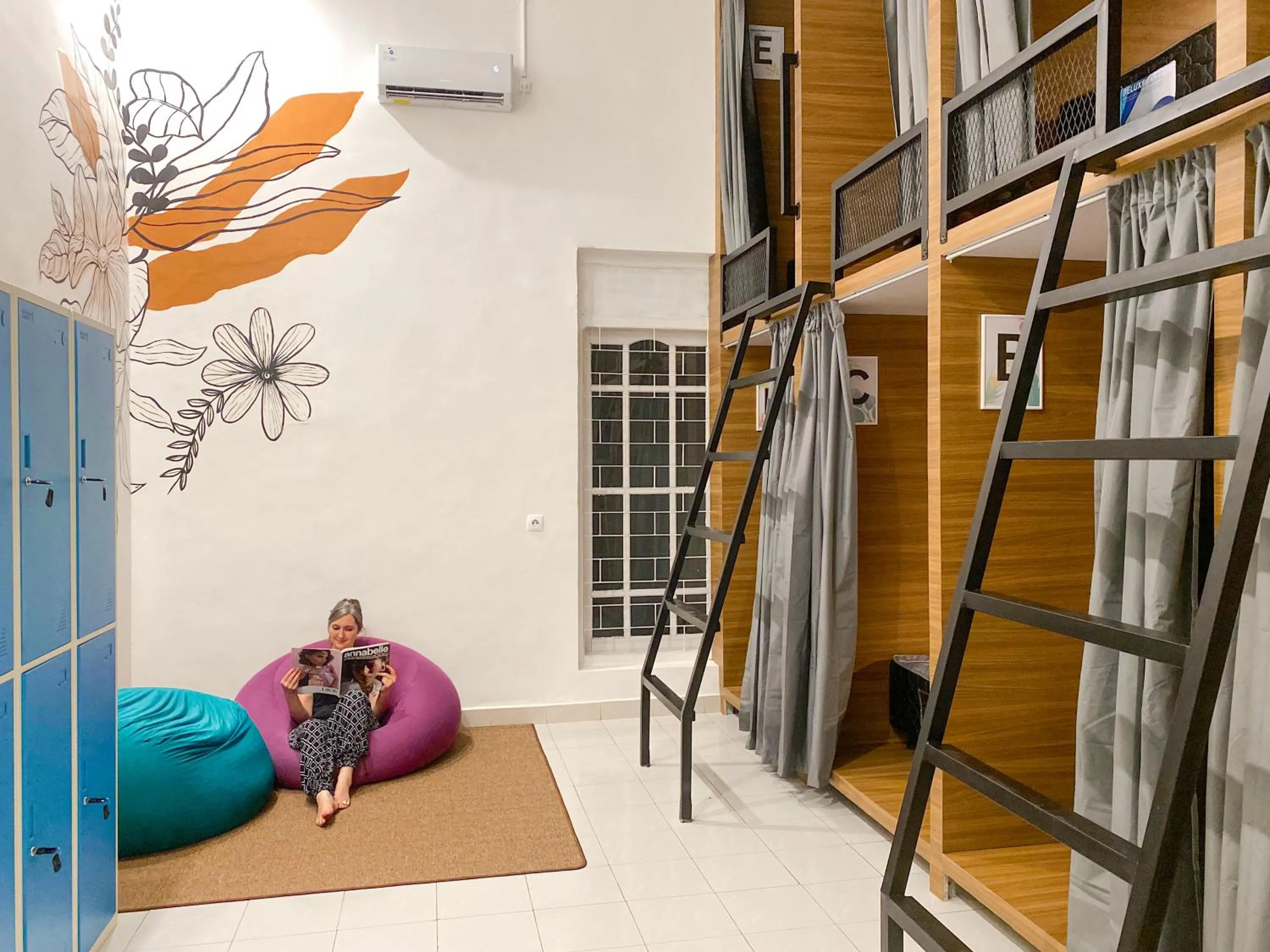 Bedroom, Bed in Snooze Malang