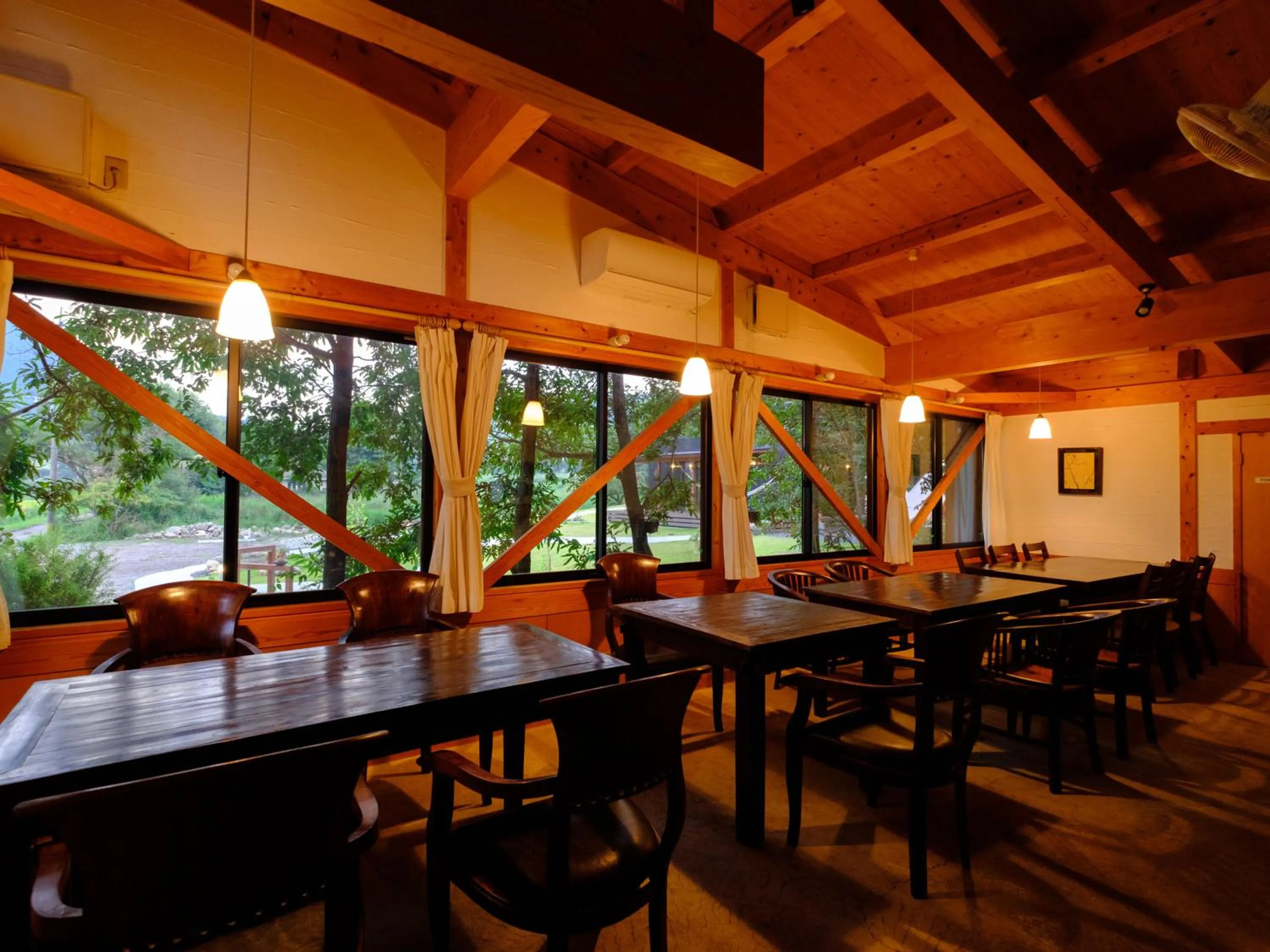 Restaurant/places to eat in The Sense of Wonder Holistic Glamping