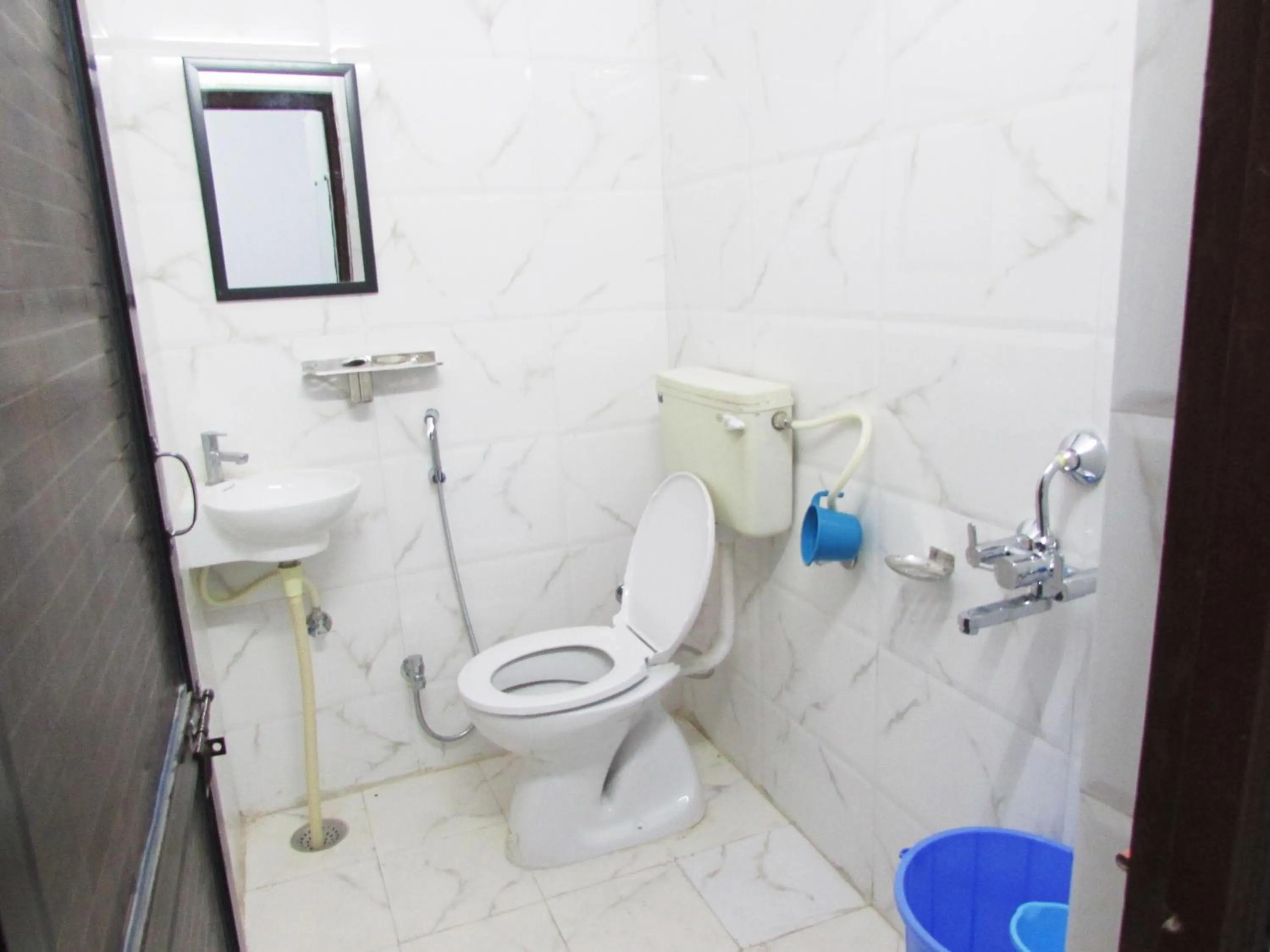 Bathroom in Ashish Guest House, Udaipole