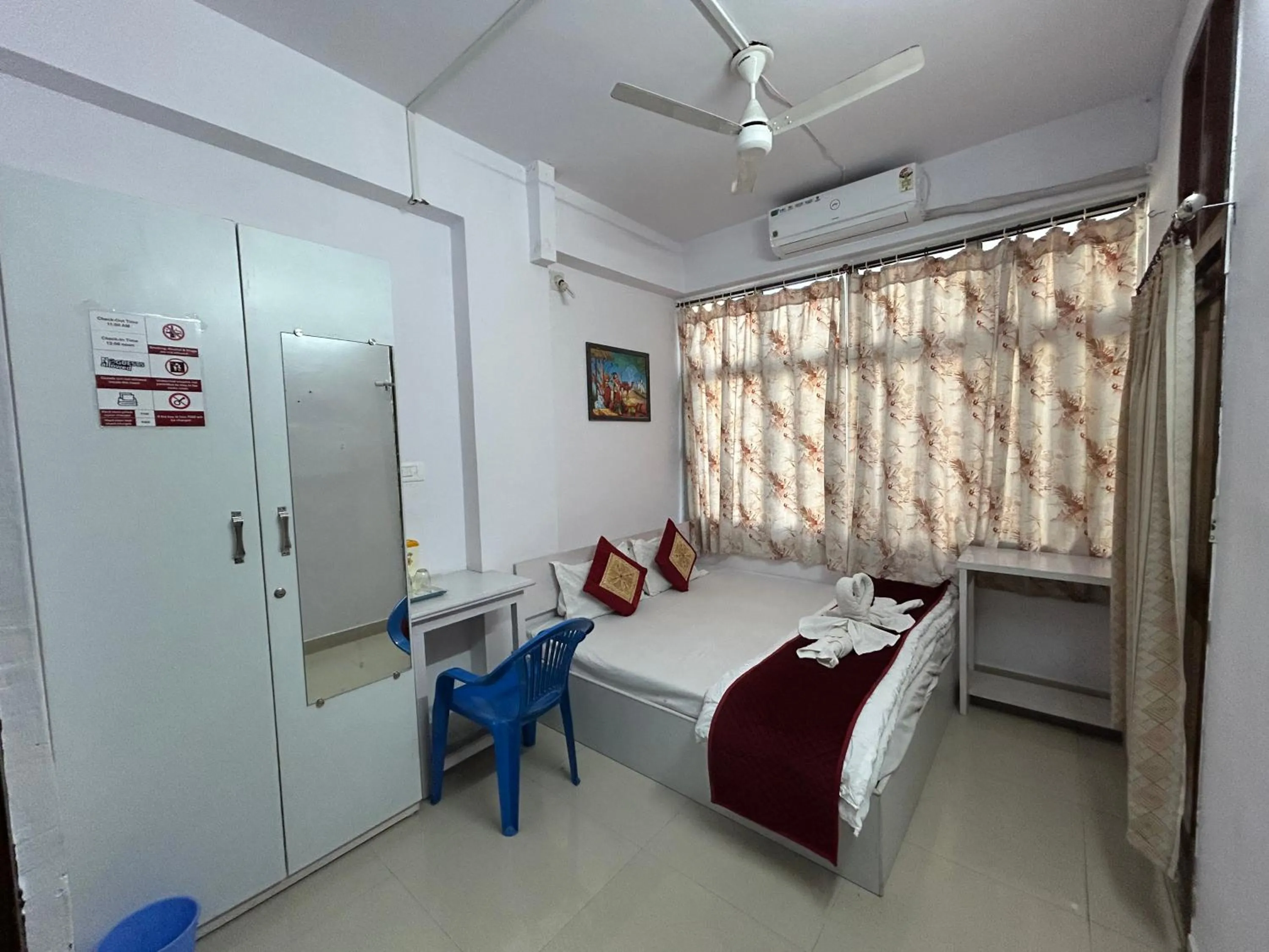 Bed in Ashish Guest House, Udaipole