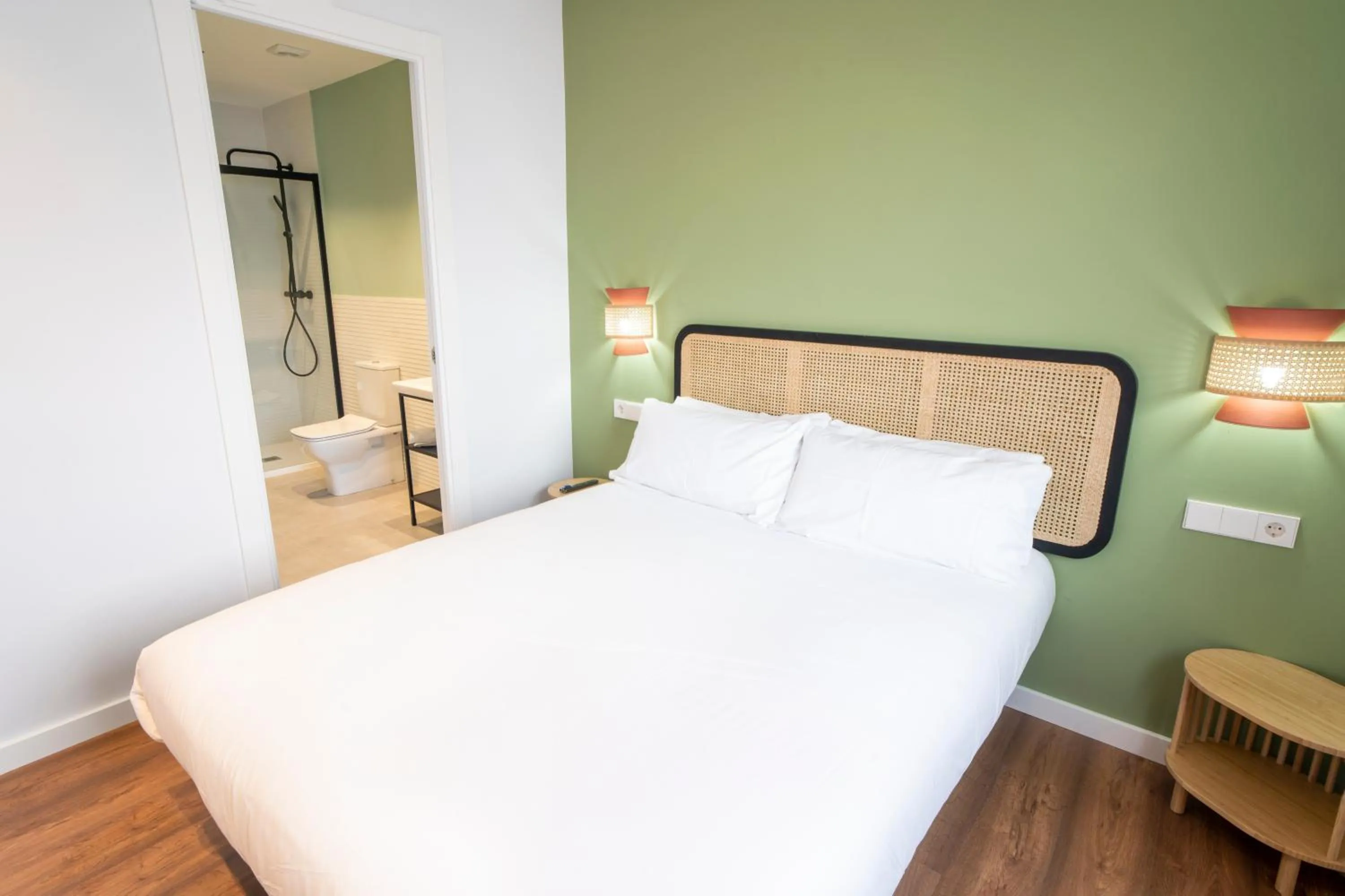 Bedroom, Bed in Caliu Apartments Barcelona - Camp Nou